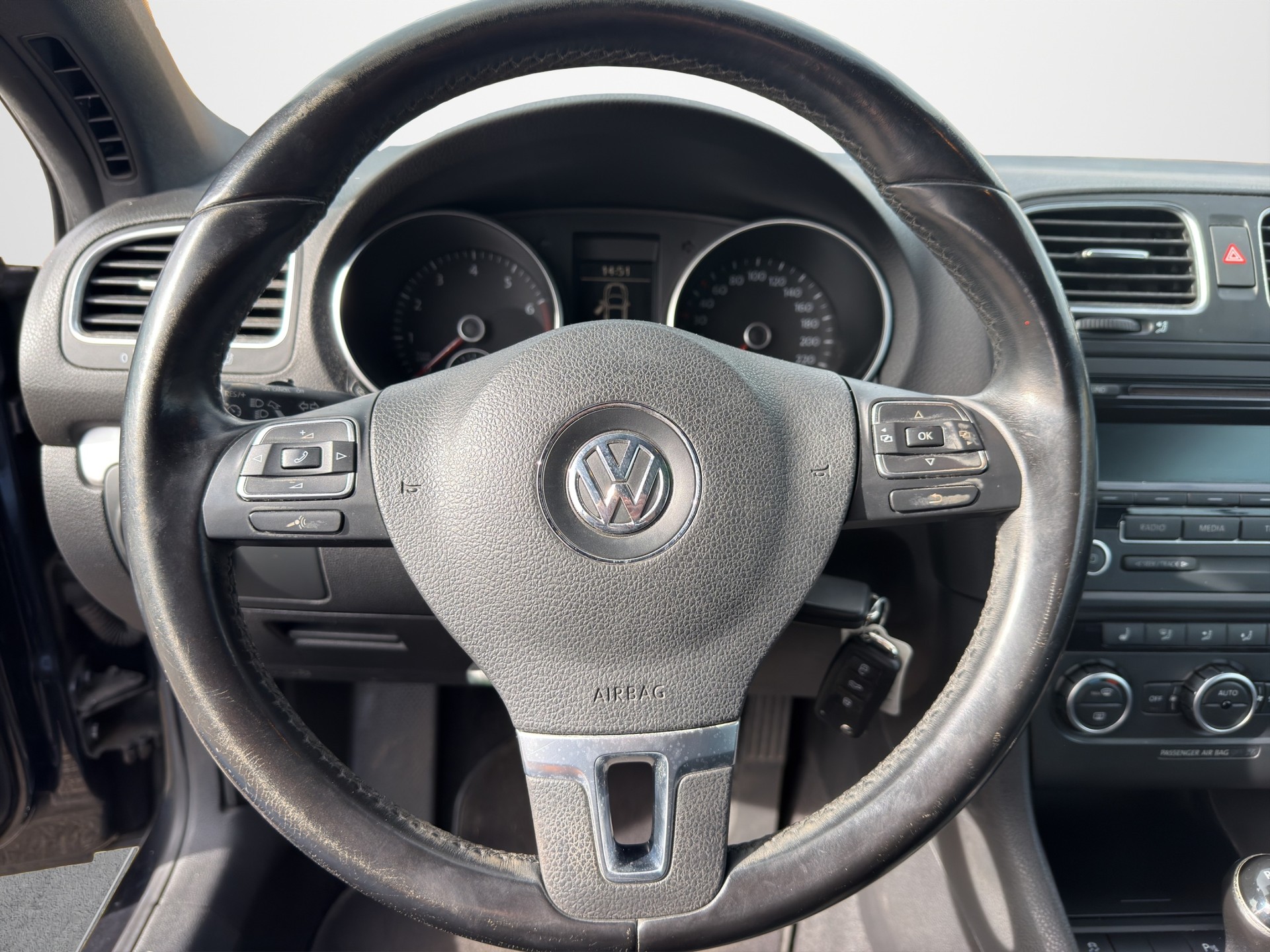 VW Golf Cabrio 1.2 TSI BlueMotion Technology-image-13
