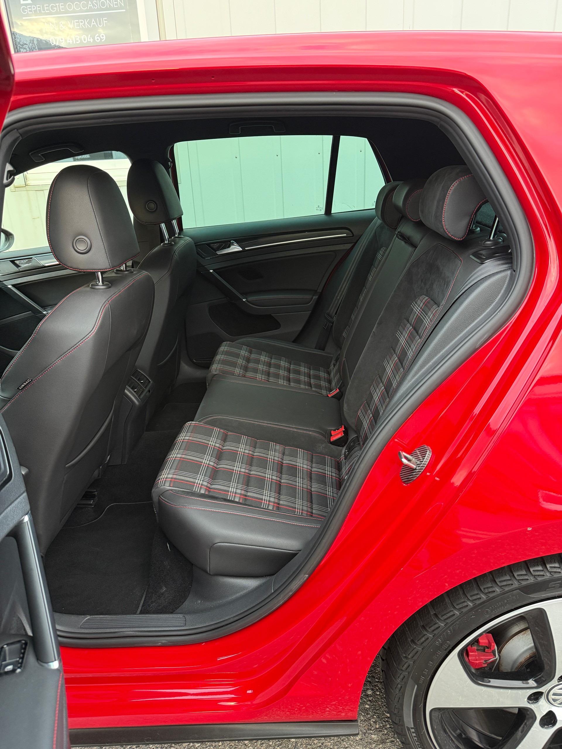 VW Golf 2.0 TSI GTI DSG *FRISCH AB MFK* ALU* XENON*DOTZ 19" ALU*-image-14