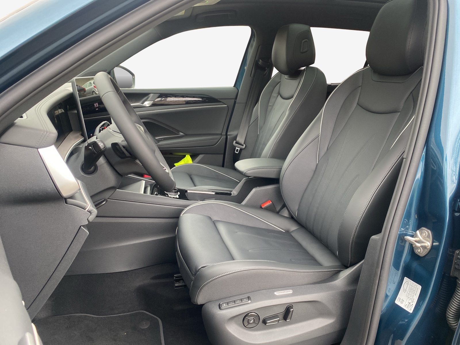 VW Tayron 2.0 TSI Elegance DSG 4Motion-image-7