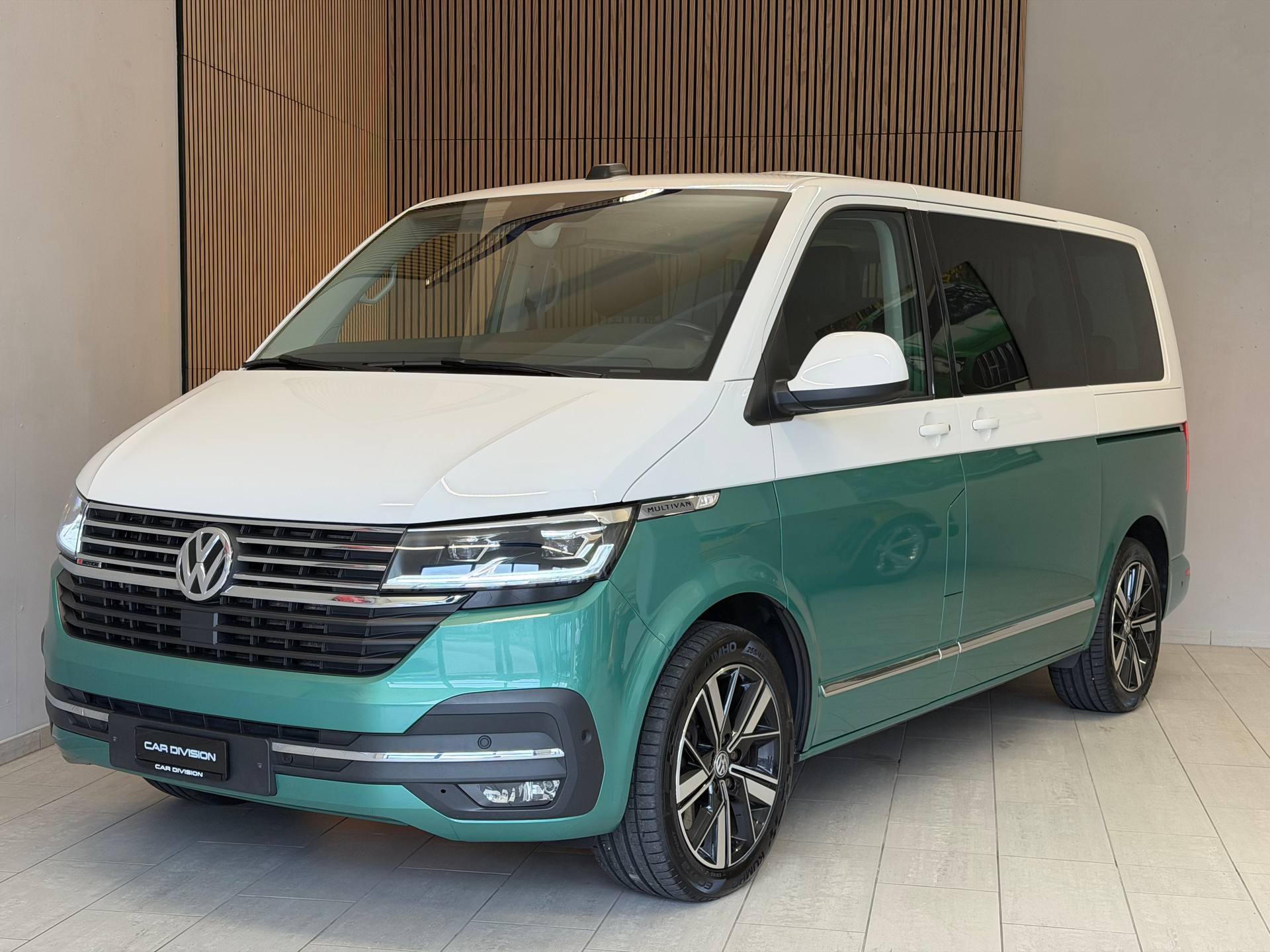VW T6.1 Multivan 2.0 Bi-TDI Generation Six 4Motion DSG-showroom-element-2
