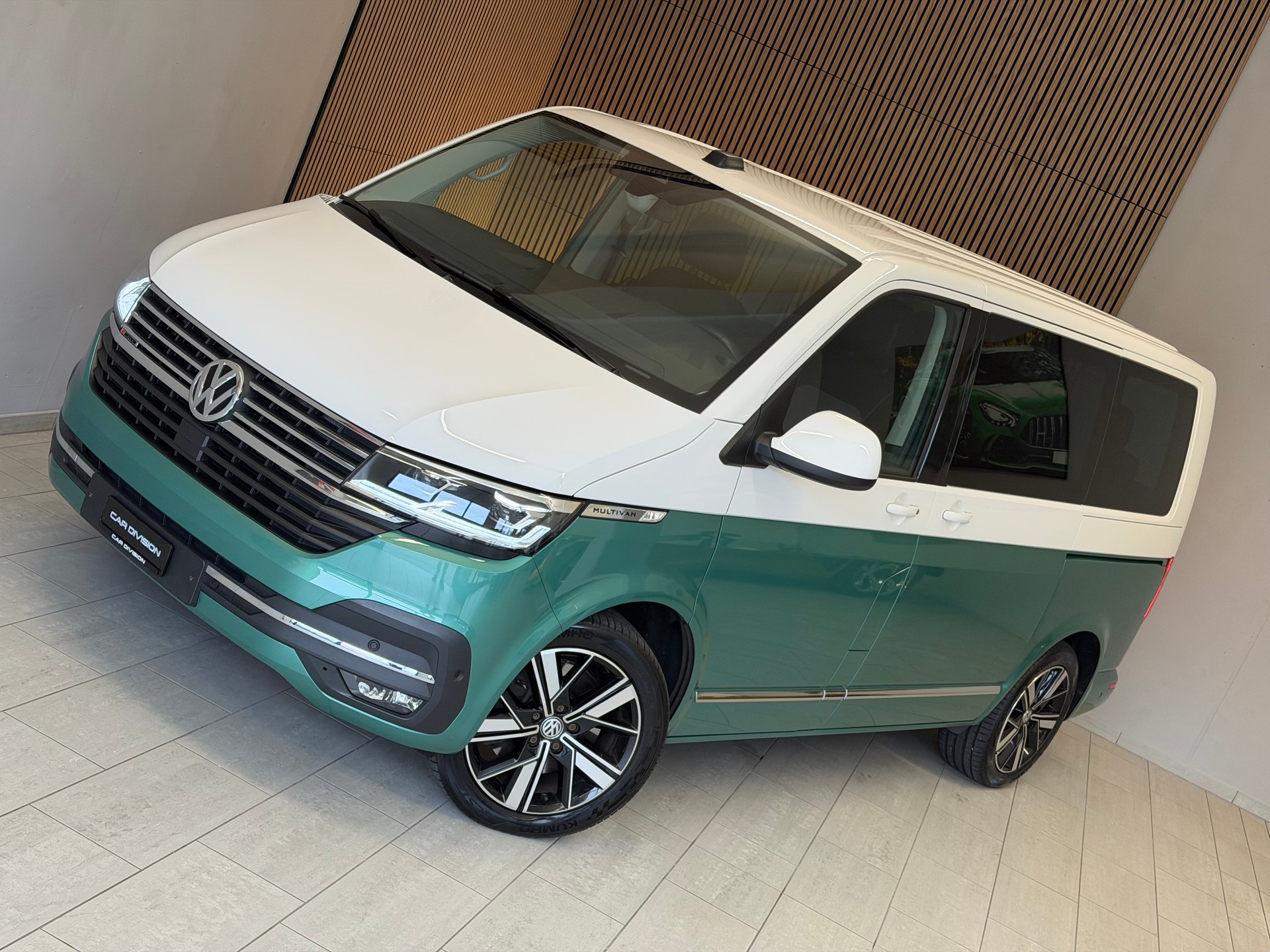 VW T6.1 Multivan 2.0 Bi-TDI Generation Six 4Motion DSG-showroom-element-1
