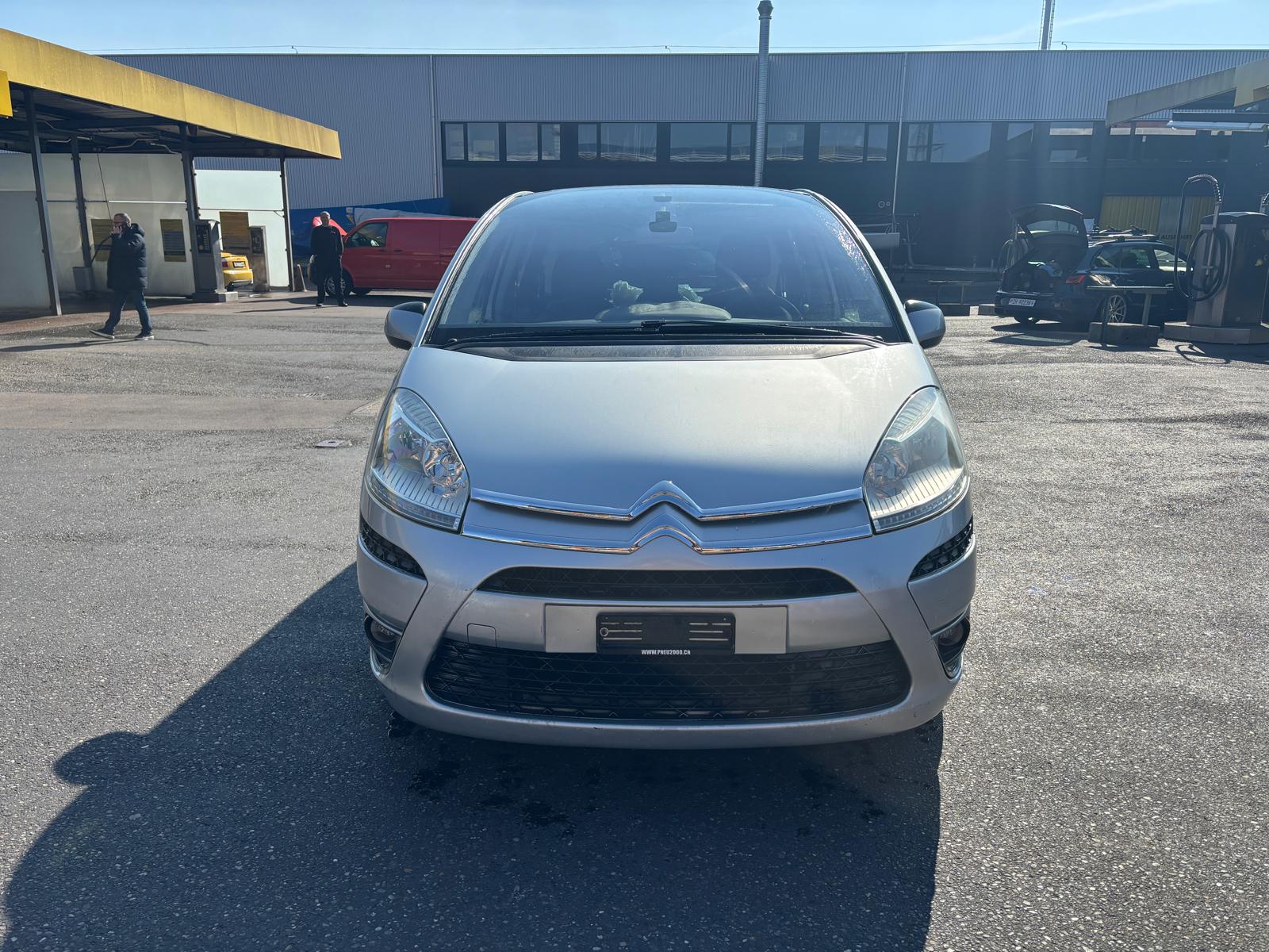 Car photo