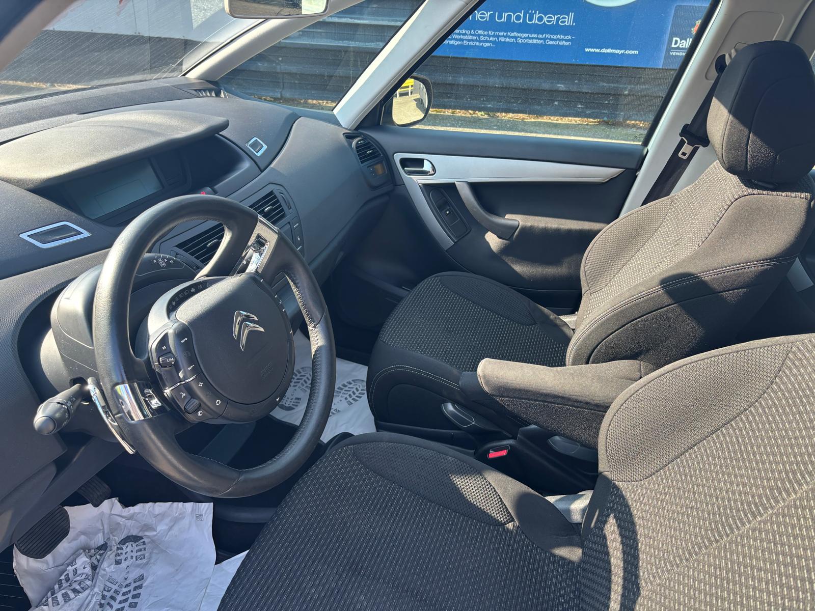 CITROEN C4 Picasso 1.6 HDI 16V Attraction EGS6-image-9
