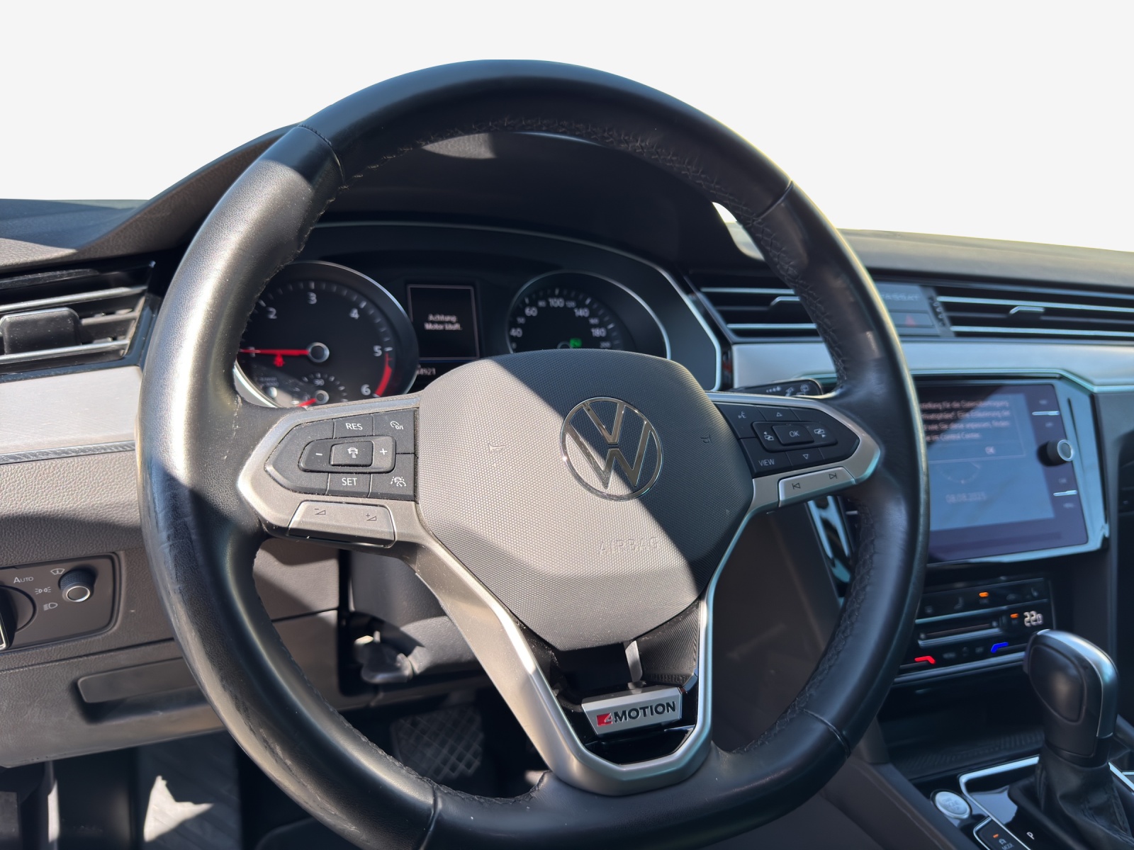 VW Passat 2.0 TDI BMT Elegance 4Motion DSG-image-9