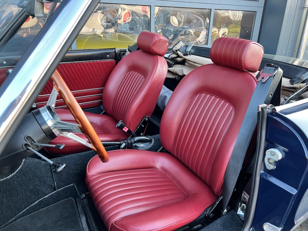 ALFA ROMEO 1300 Spider Junior-image-14
