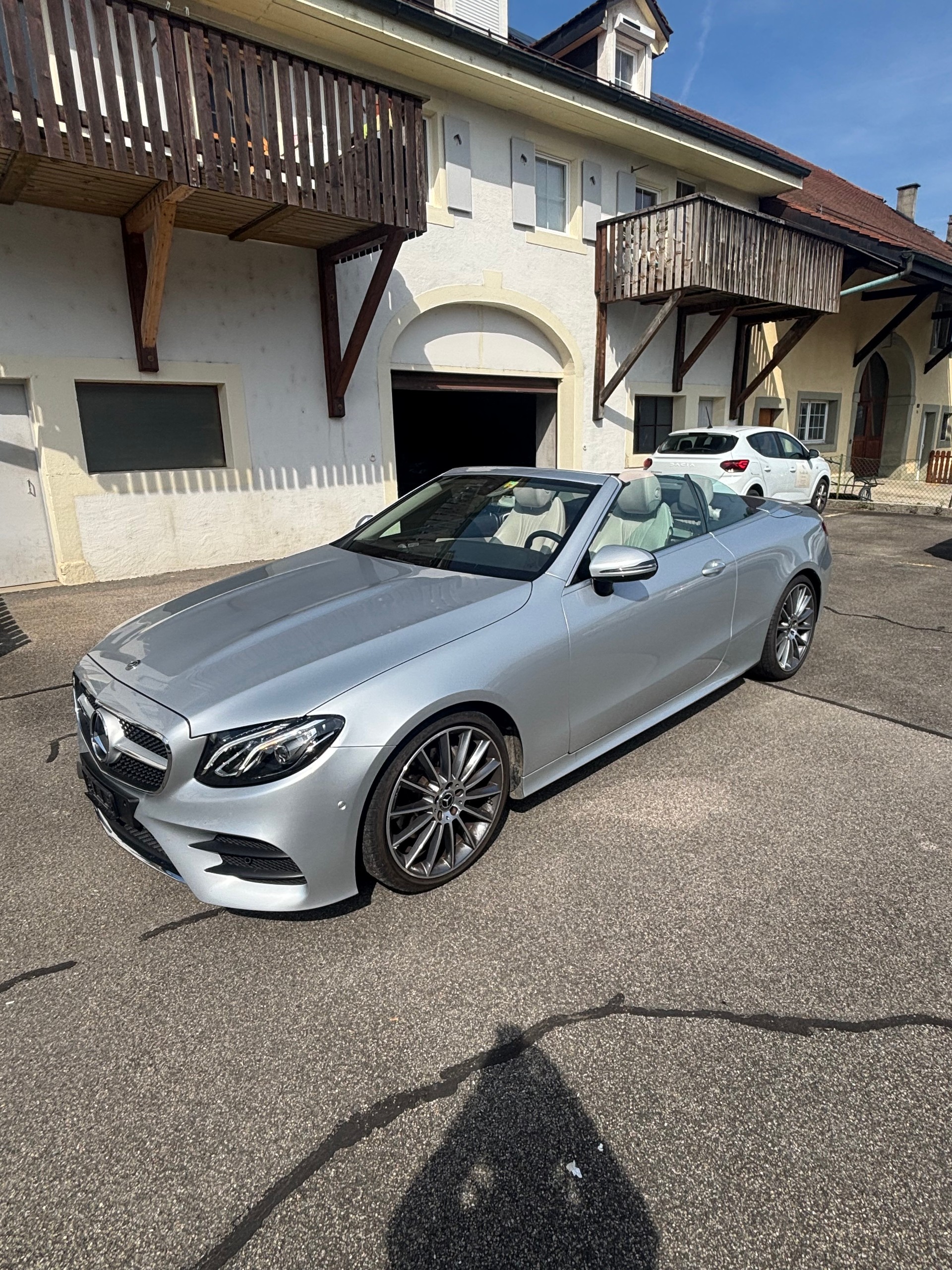 MERCEDES-BENZ E 220D-image-7