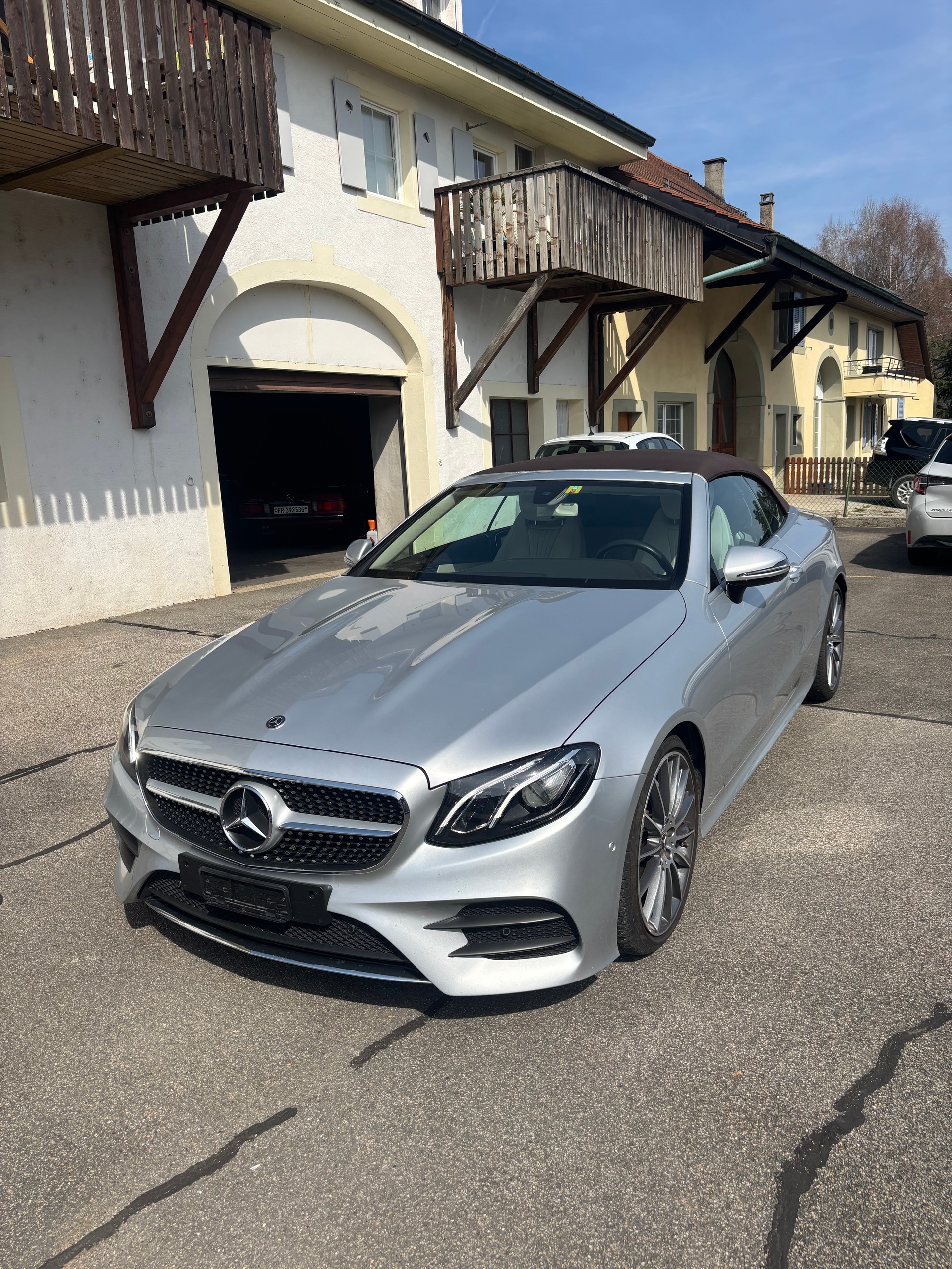 MERCEDES-BENZ E 220D-image-0