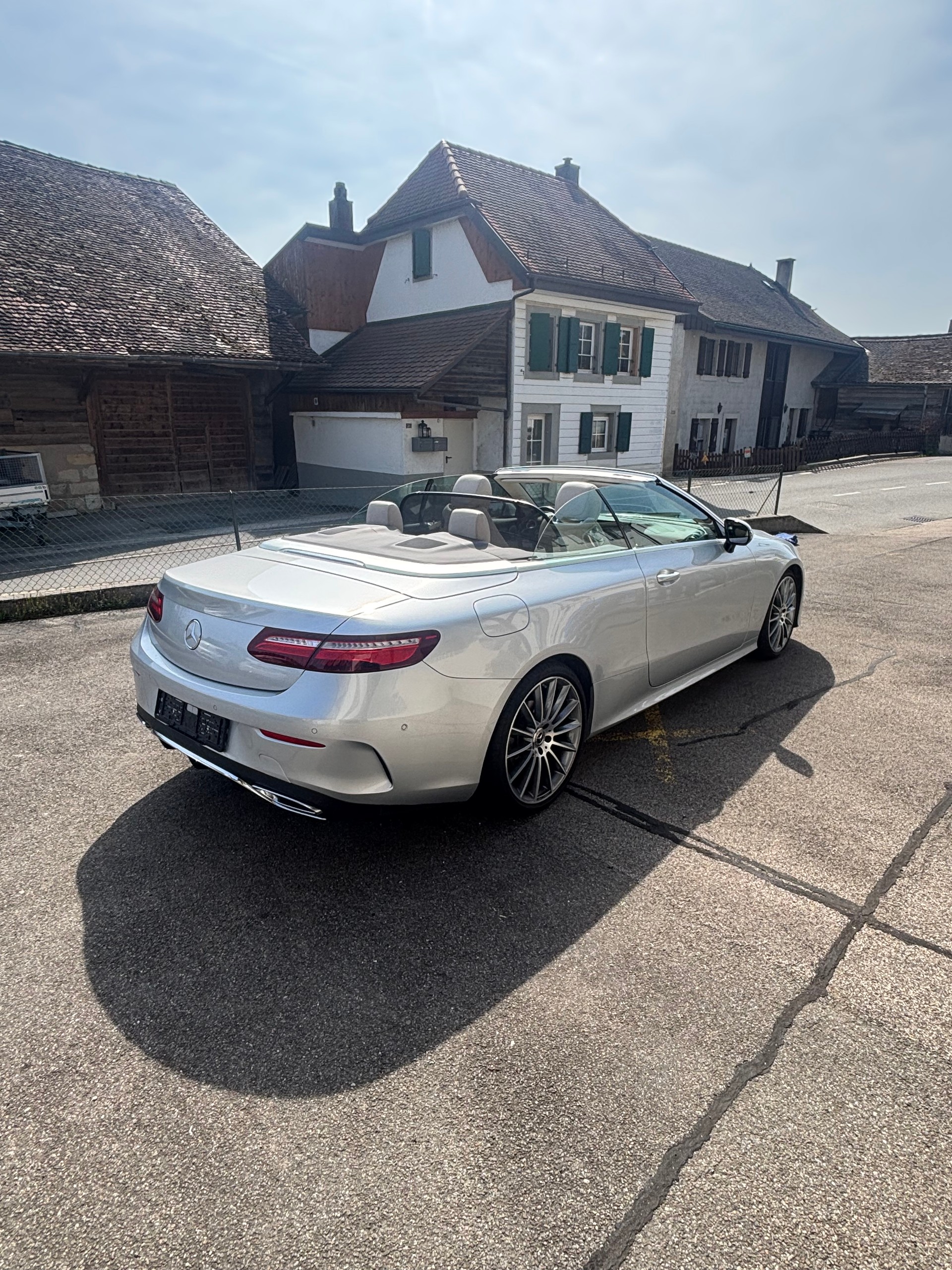 MERCEDES-BENZ E 220D-image-11