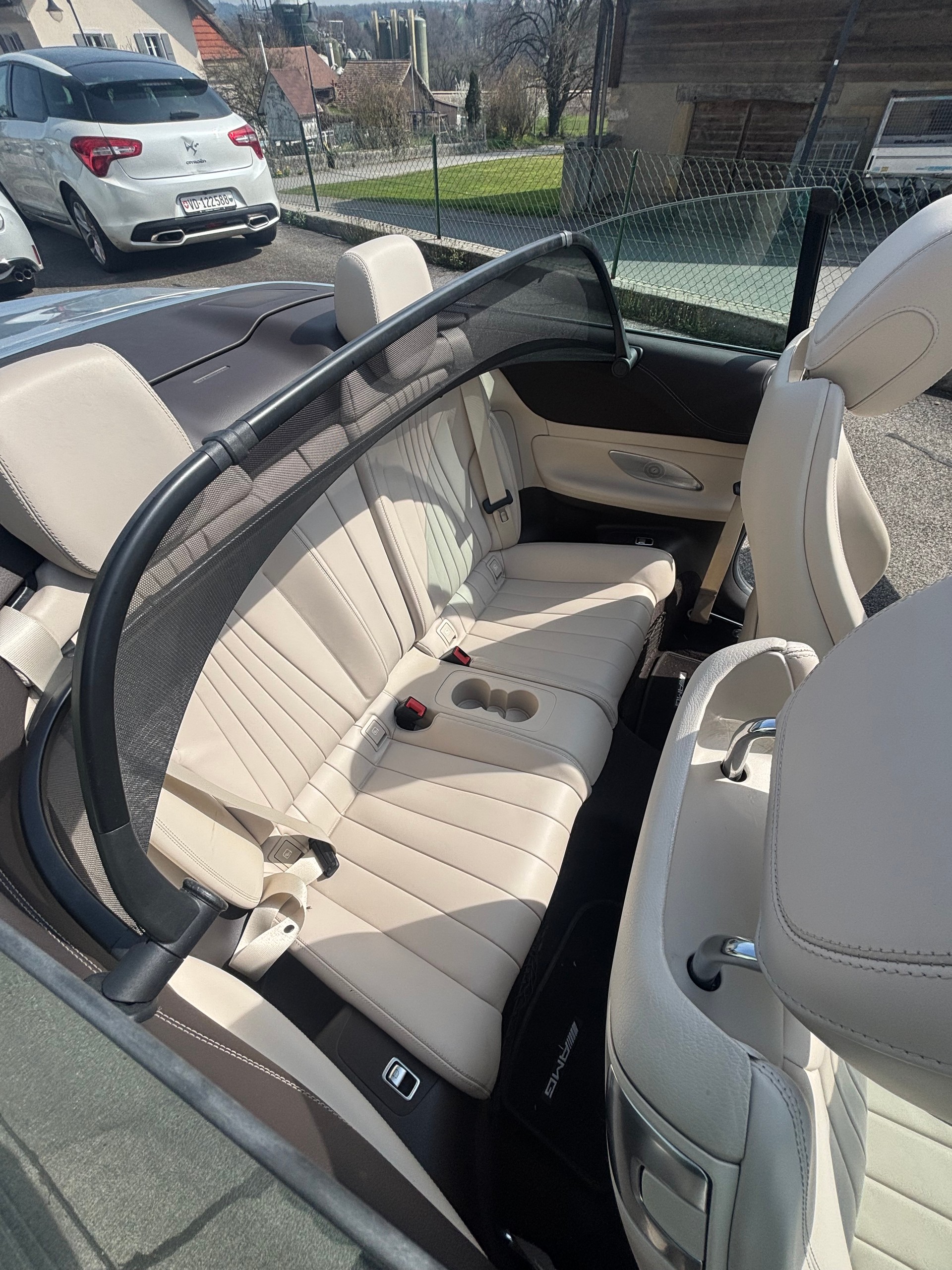MERCEDES-BENZ E 220D-image-17