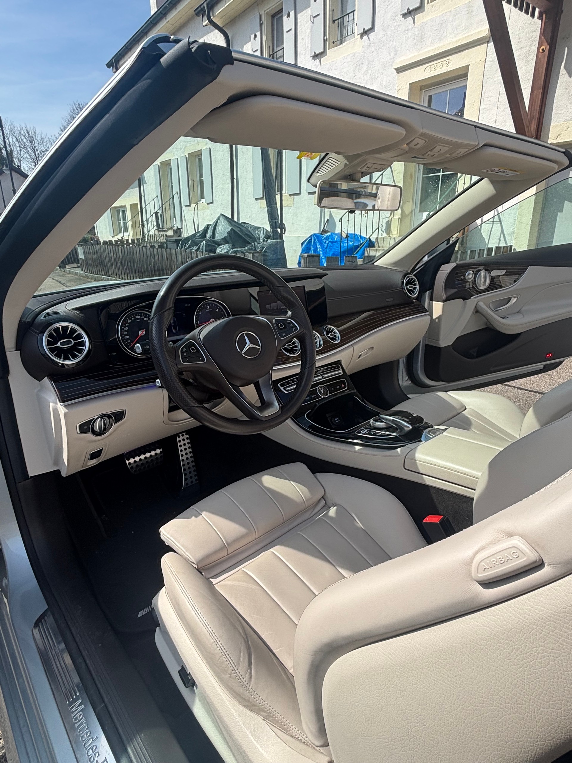 MERCEDES-BENZ E 220D-image-14