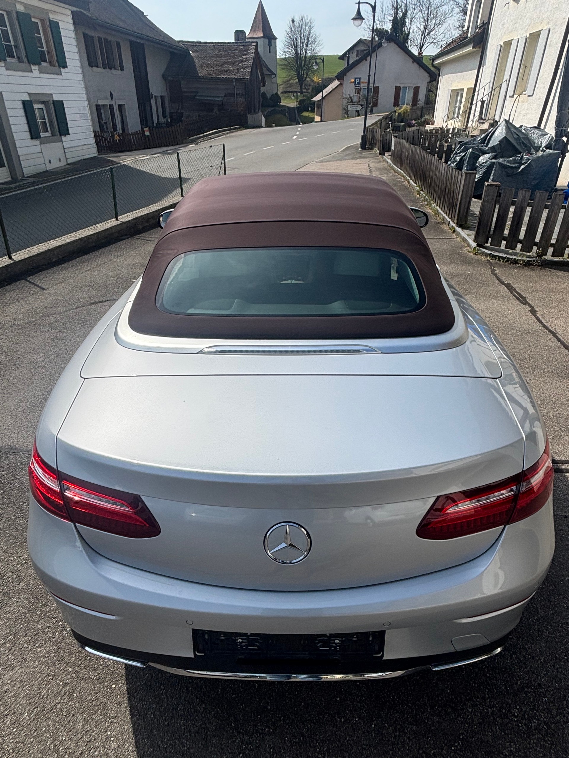 MERCEDES-BENZ E 220D-image-4