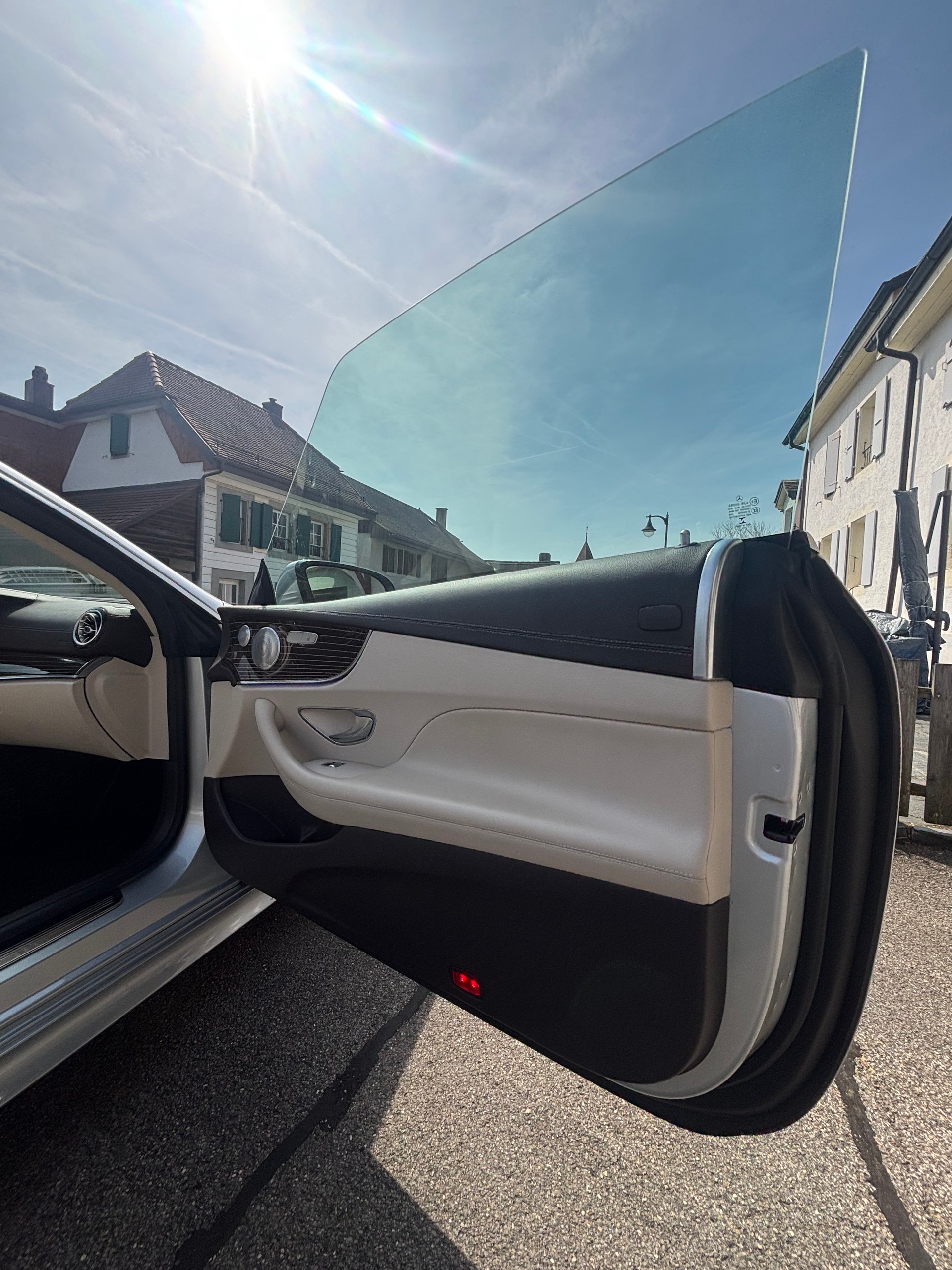 MERCEDES-BENZ E 220D-image-15