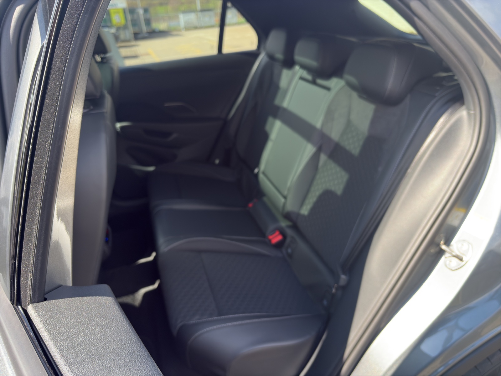 VW T-Roc 1.5 eTSI R-Line DSG-image-9