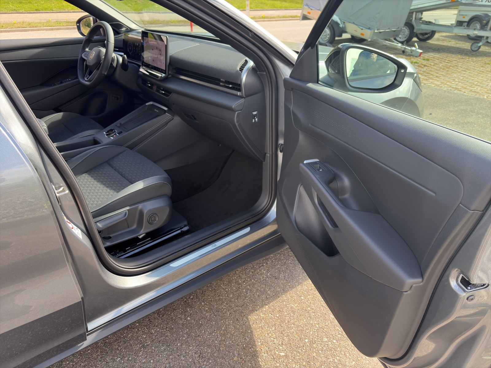 VW T-Roc 1.5 eTSI R-Line DSG-image-5
