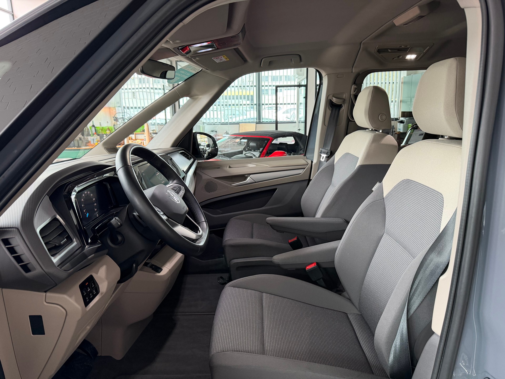 VW Multivan 2.0 TDI 150 PS DSG-image-16