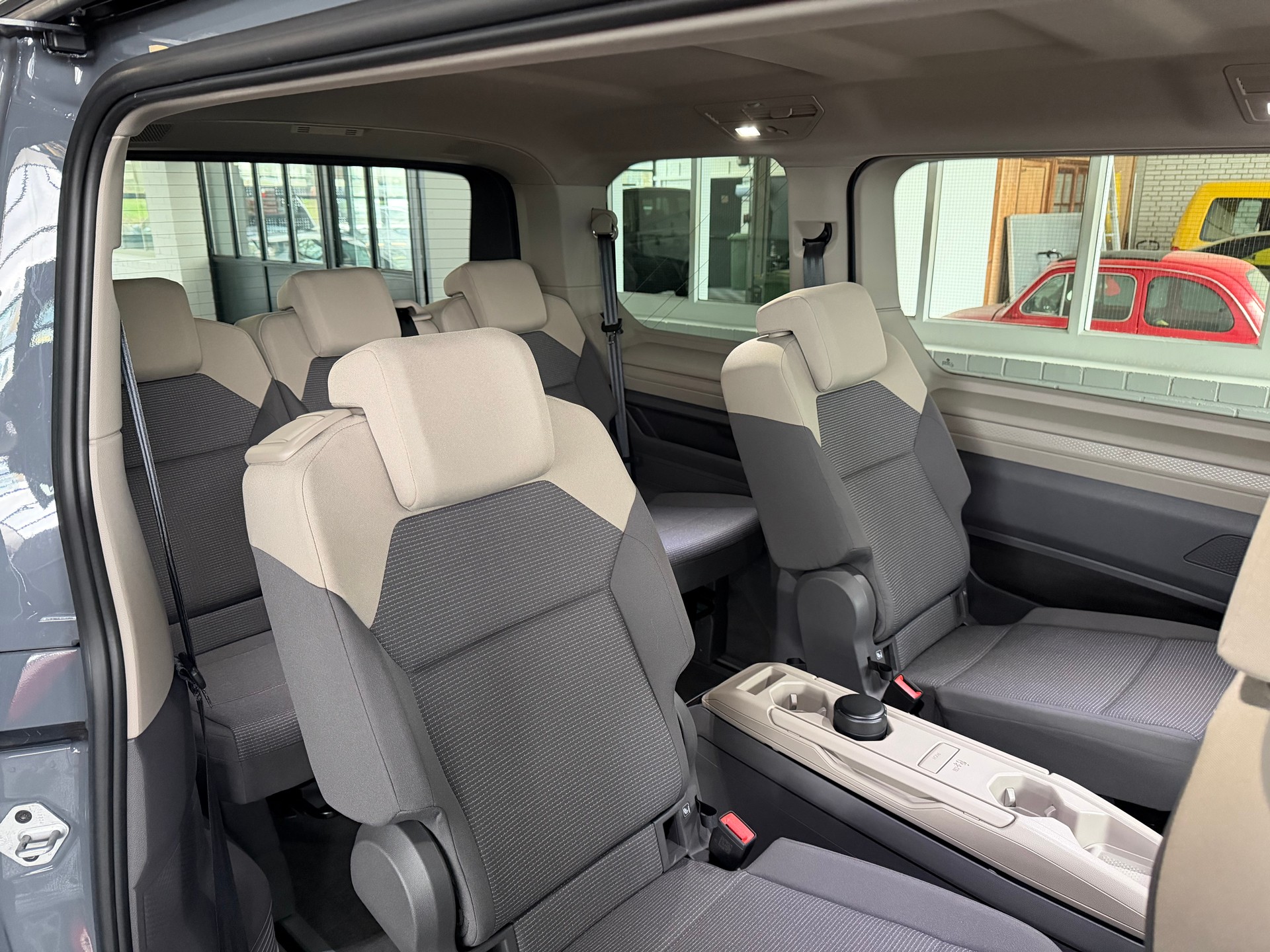 VW Multivan 2.0 TDI 150 PS DSG-image-9