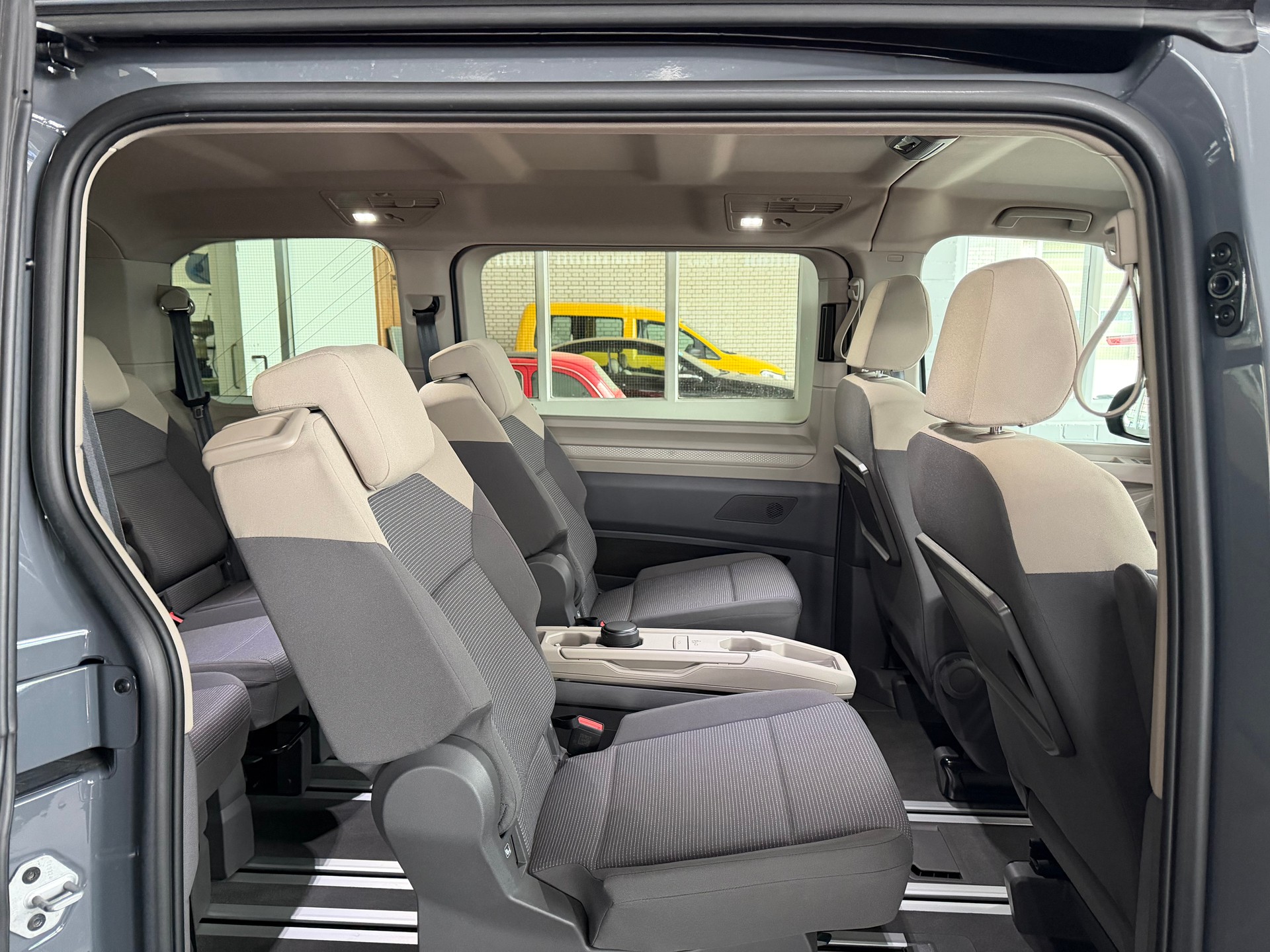 VW Multivan 2.0 TDI 150 PS DSG-image-8