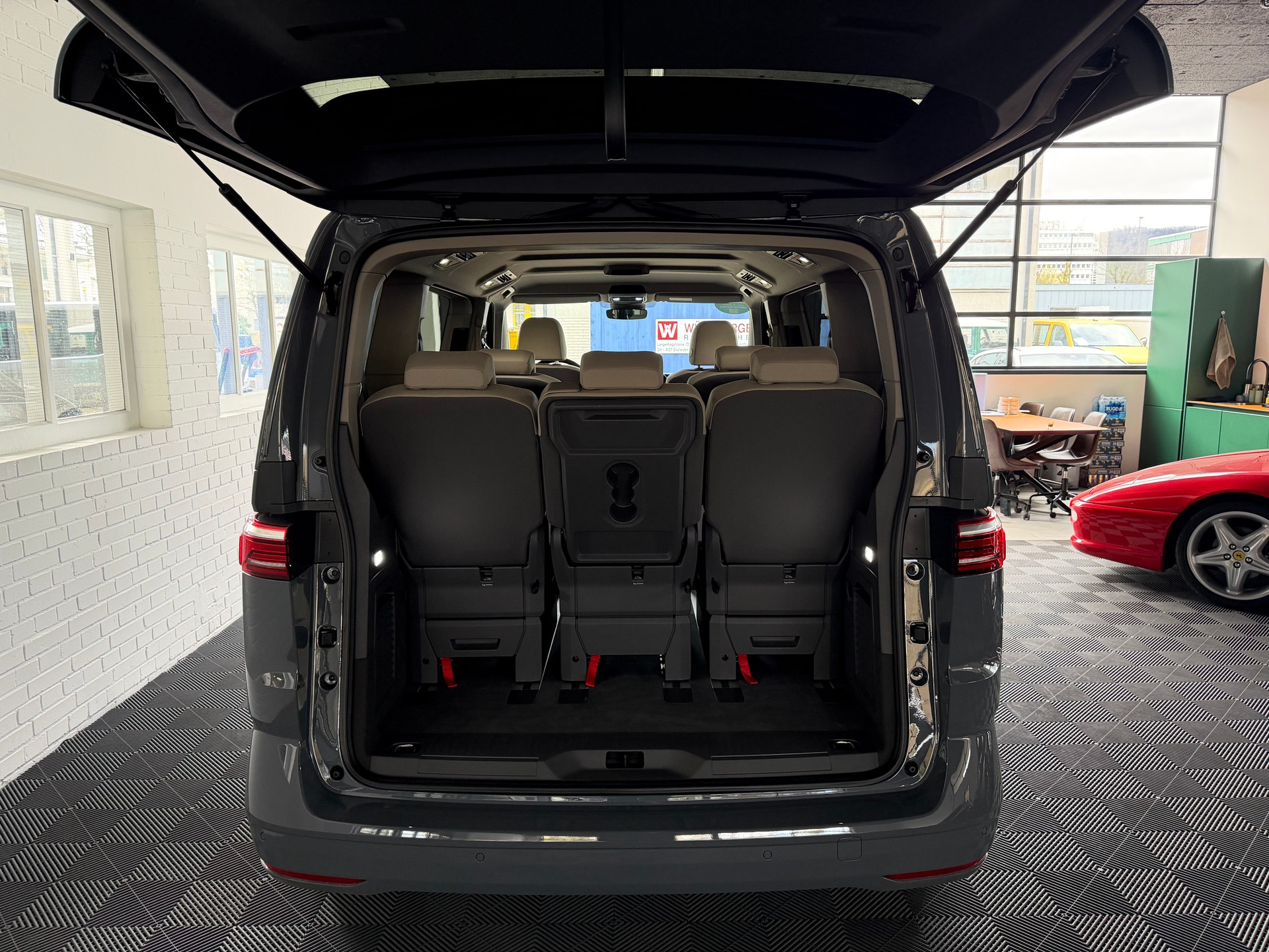 VW Multivan 2.0 TDI 150 PS DSG-image-10