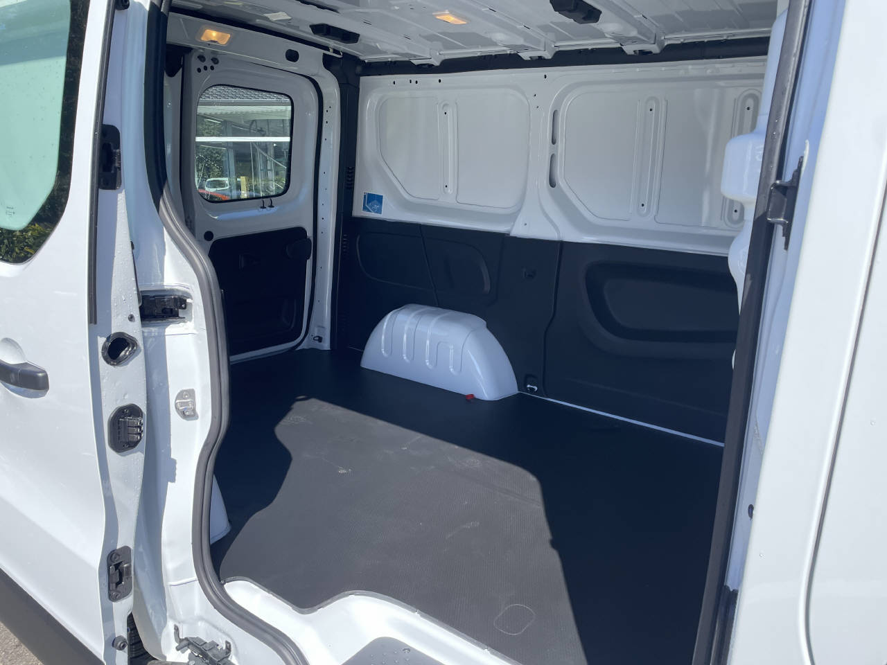 RENAULT Trafic KW 2.8t L1H1 2.0 dCi Blue110 Advance-image-8
