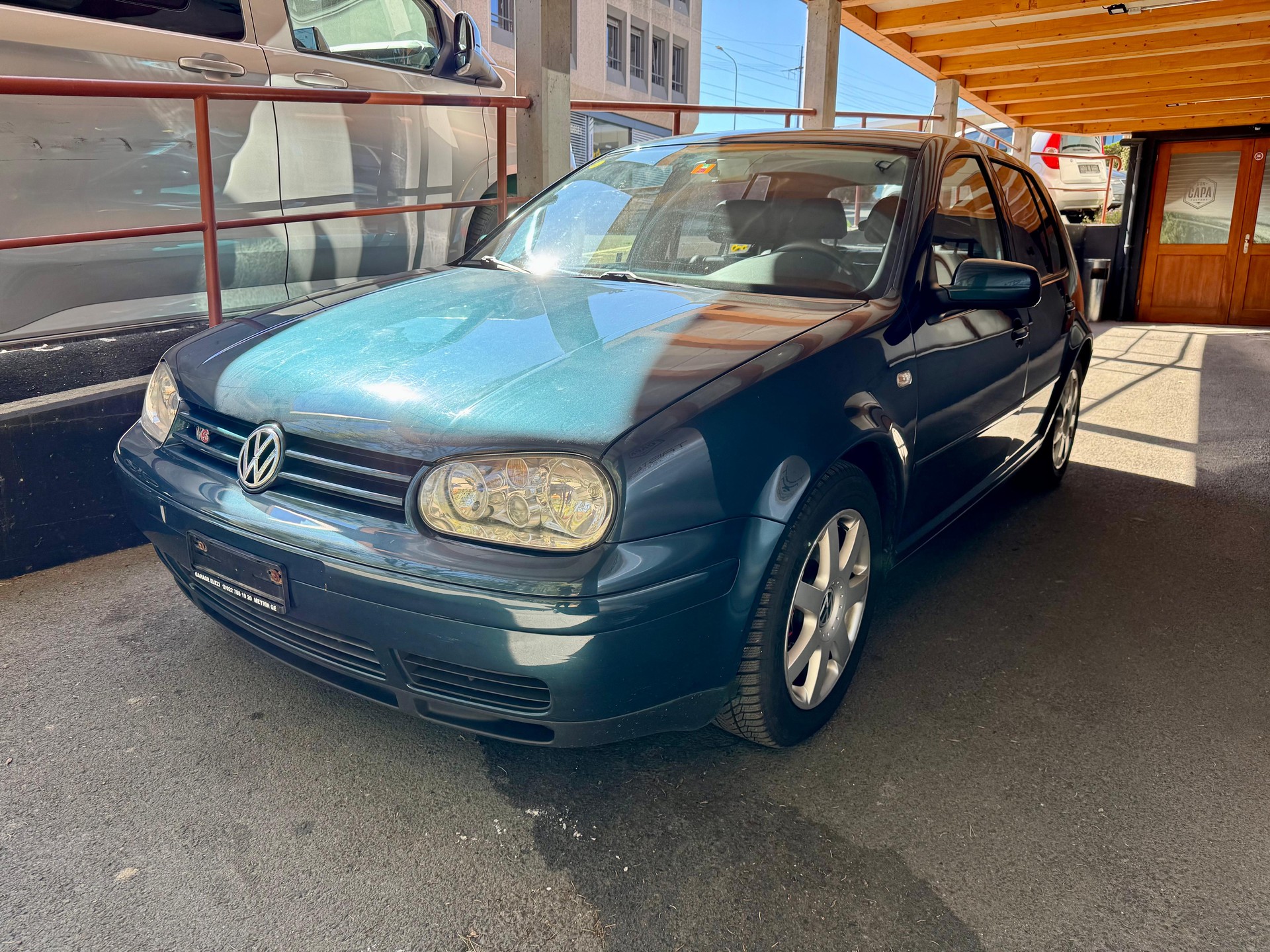 VW Golf 2.8 Highline 4Motion-image-1