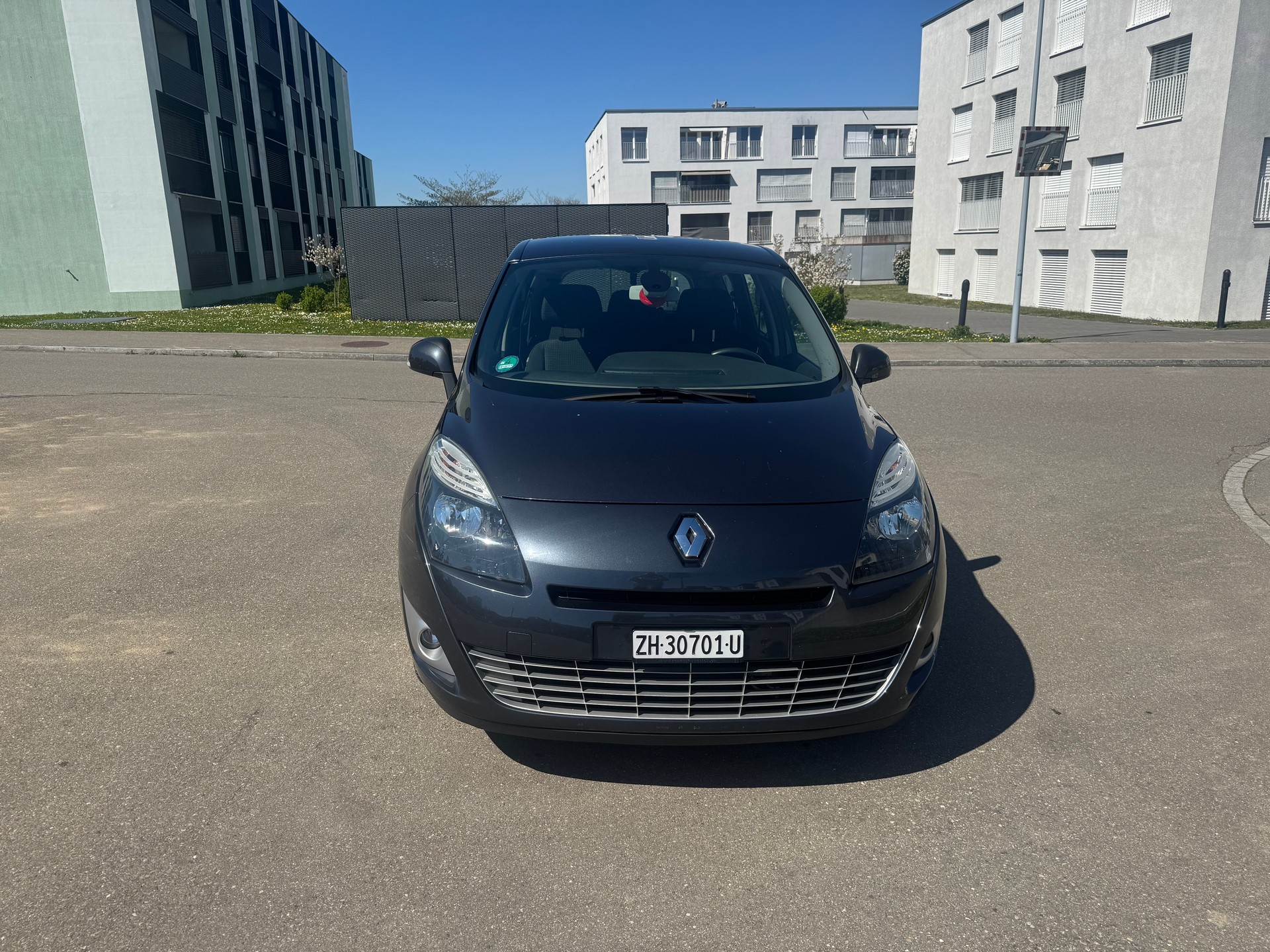 RENAULT Grand Scénic 2.0 16V Dynamique X-Tronic CVT-image-2
