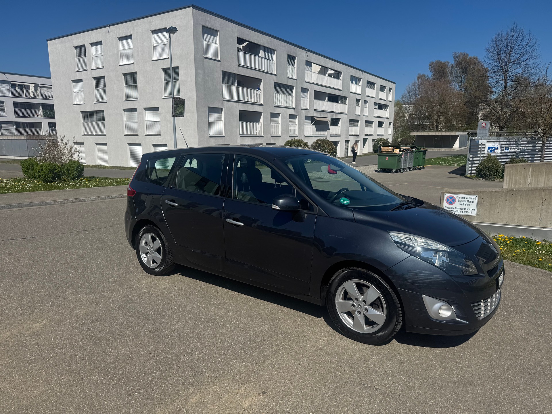 RENAULT Grand Scénic 2.0 16V Dynamique X-Tronic CVT-image-3