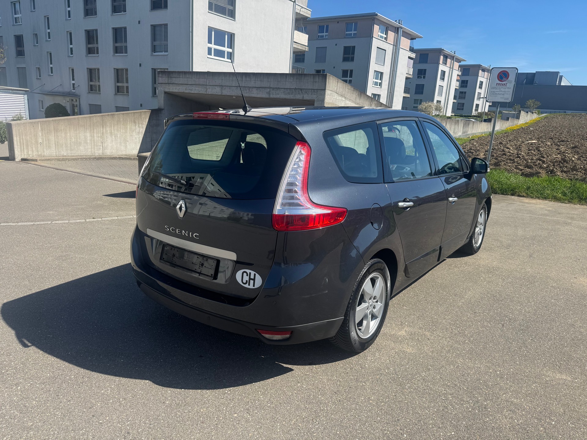 RENAULT Grand Scénic 2.0 16V Dynamique X-Tronic CVT-image-5