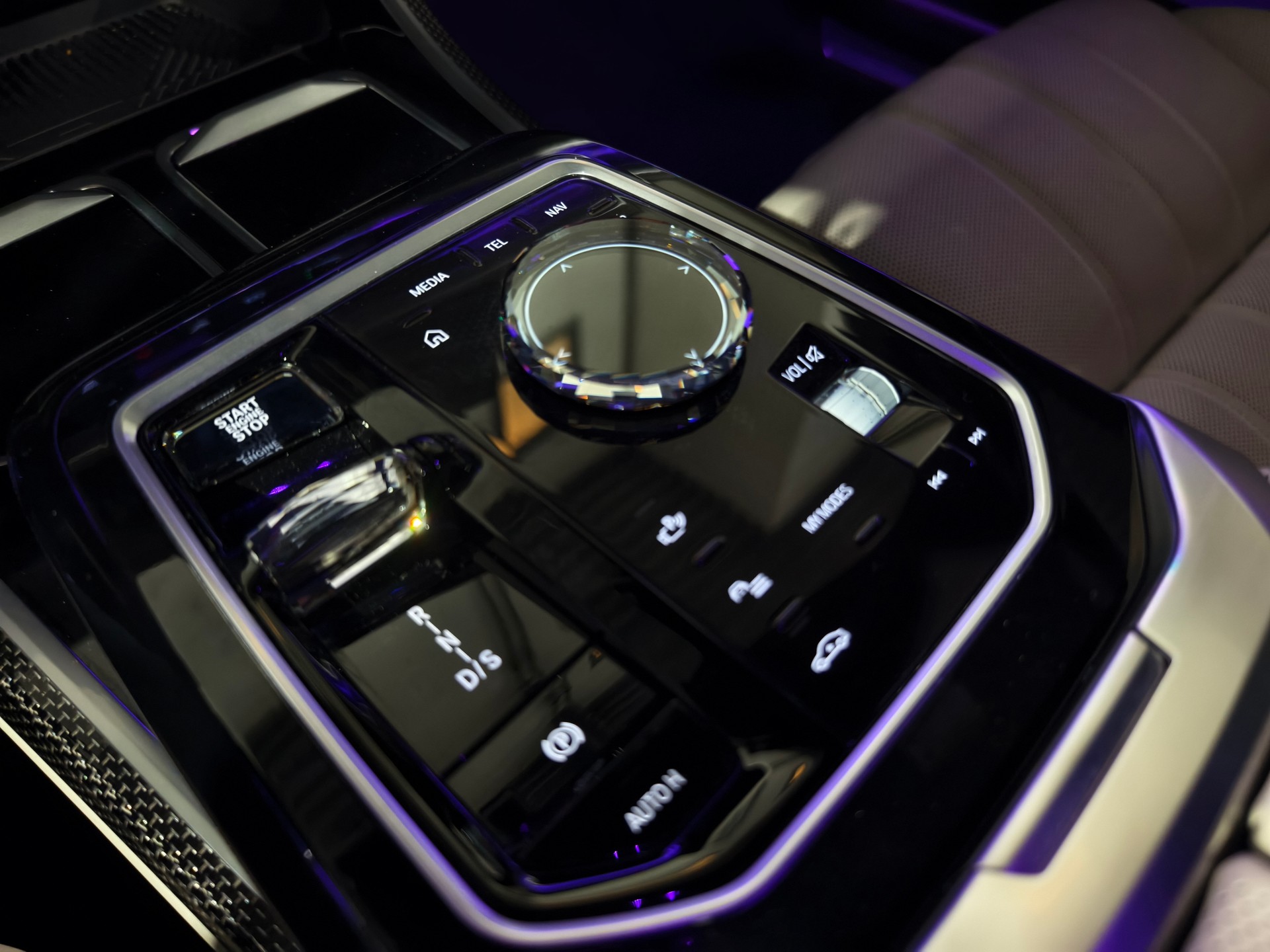 BMW 750e xDrive CH FAHRZEUG-image-26