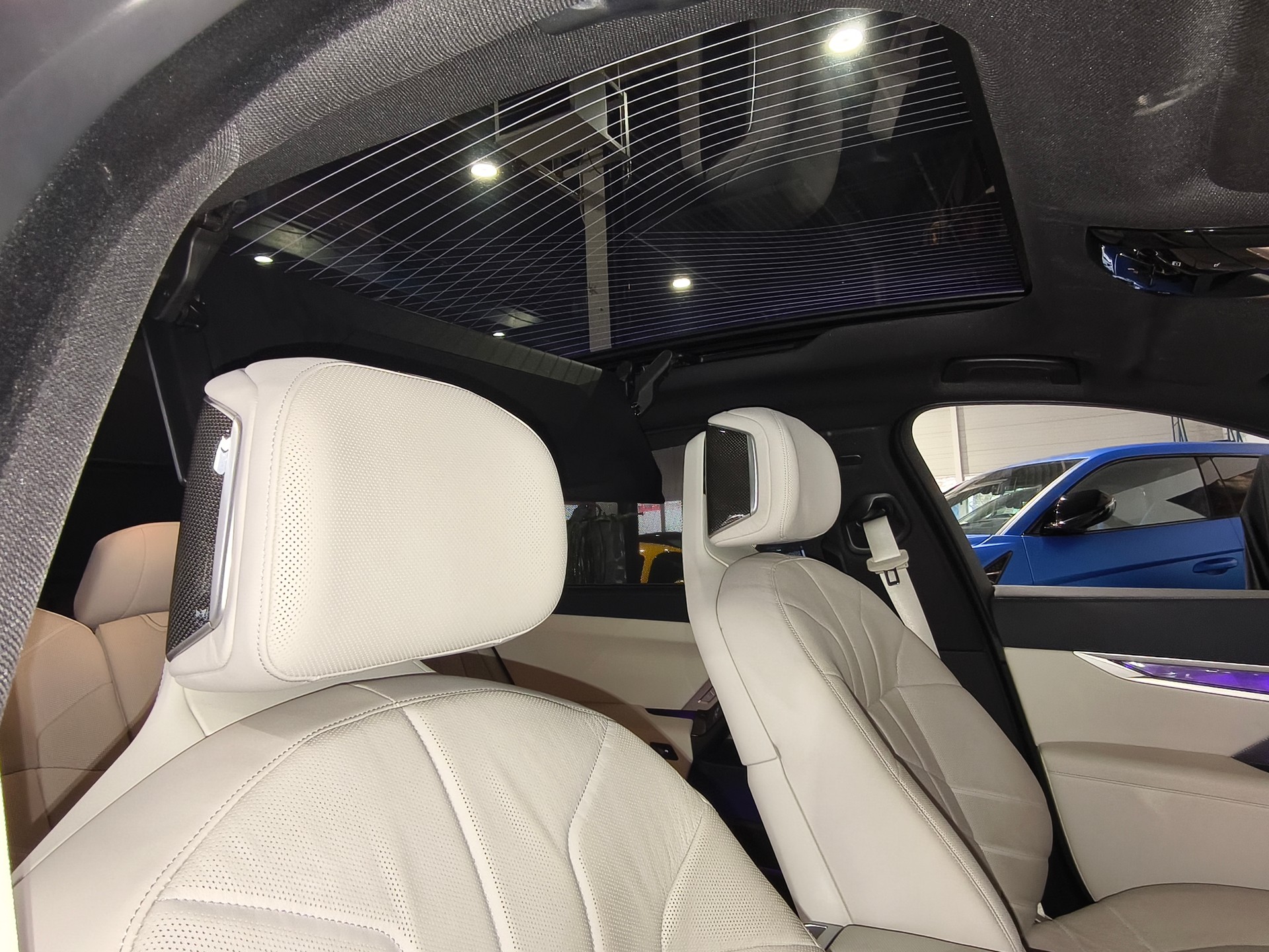 BMW 750e xDrive CH FAHRZEUG-image-32