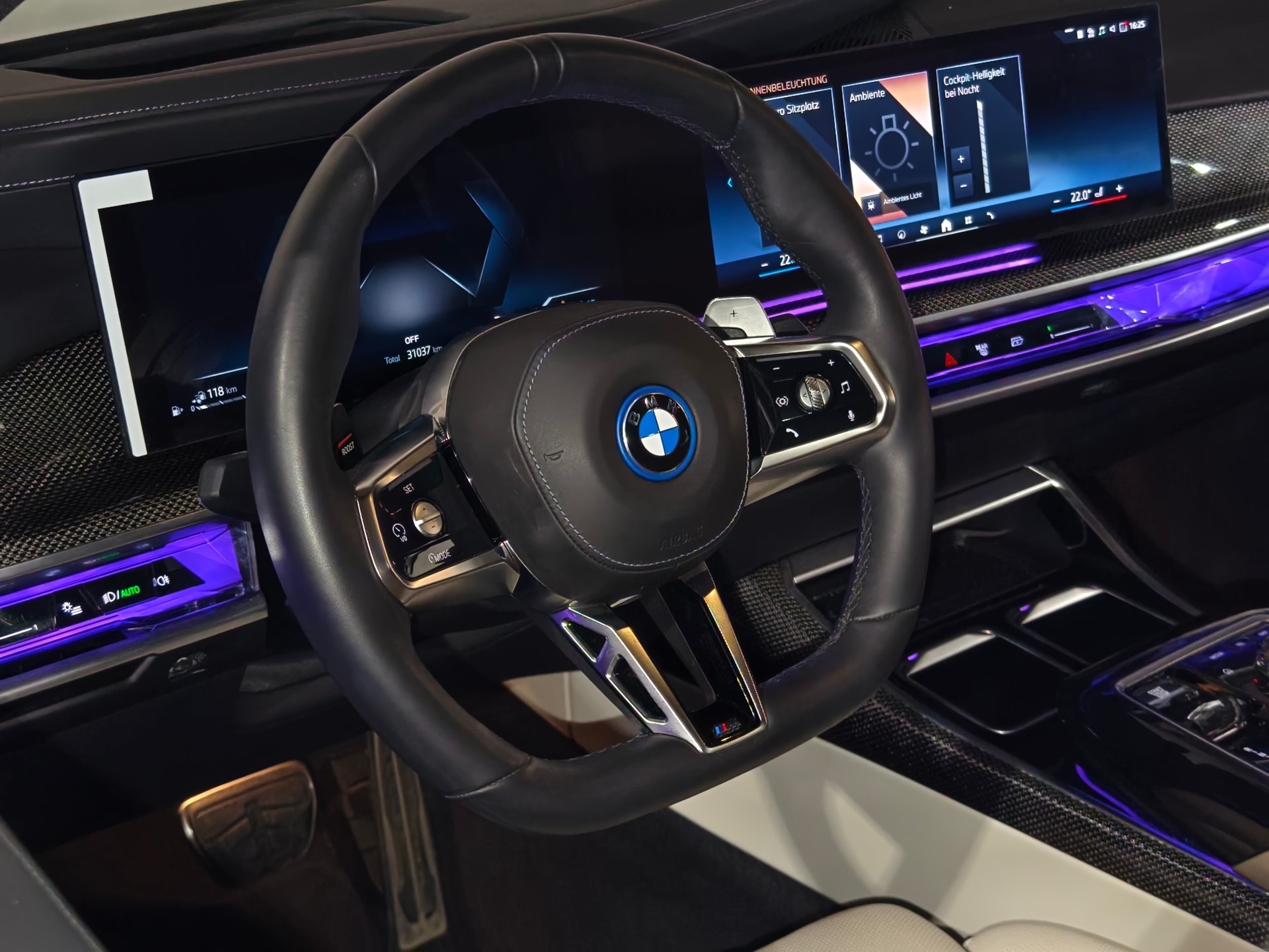 BMW 750e xDrive CH FAHRZEUG-image-14