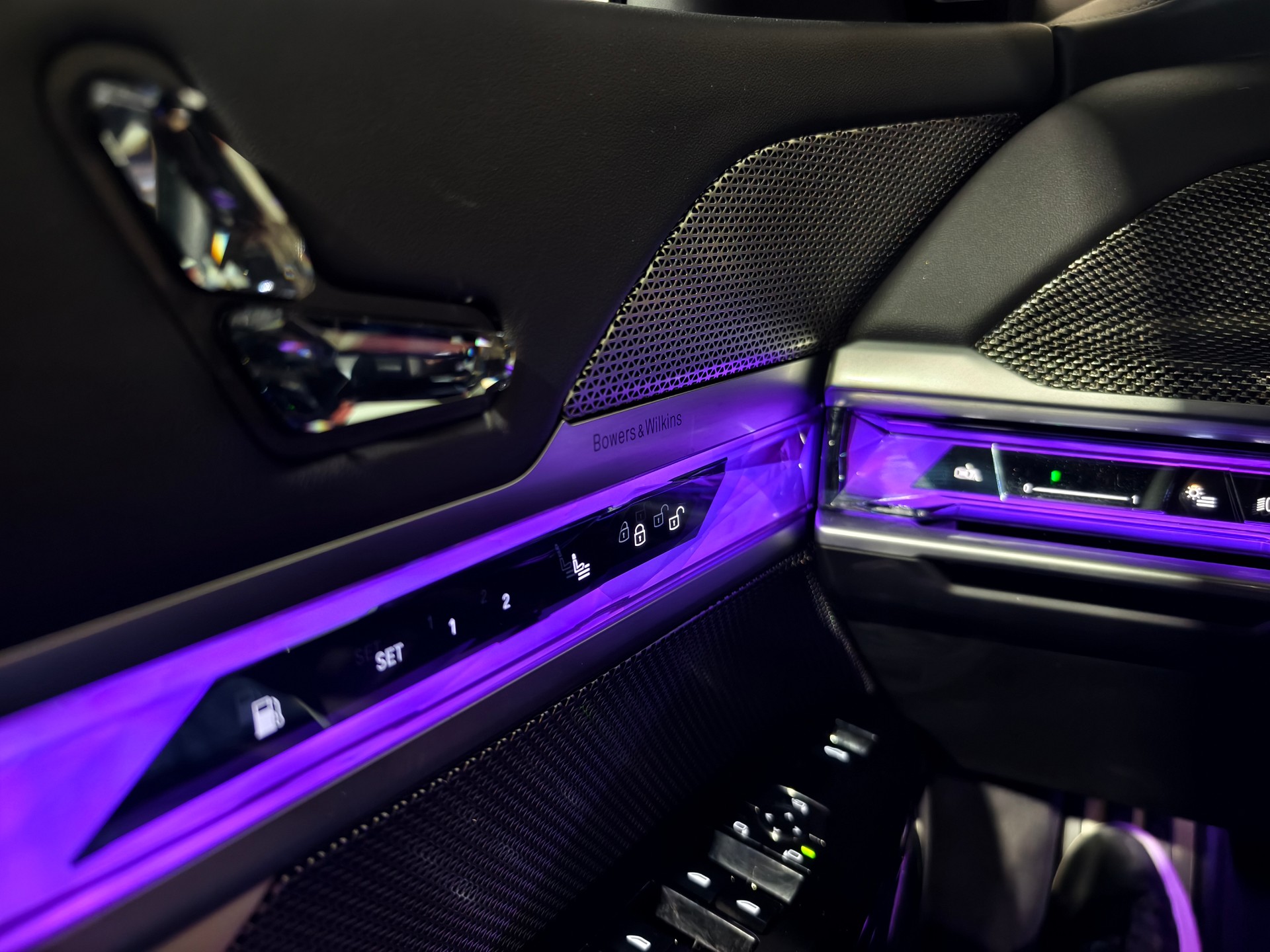 BMW 750e xDrive CH FAHRZEUG-image-22