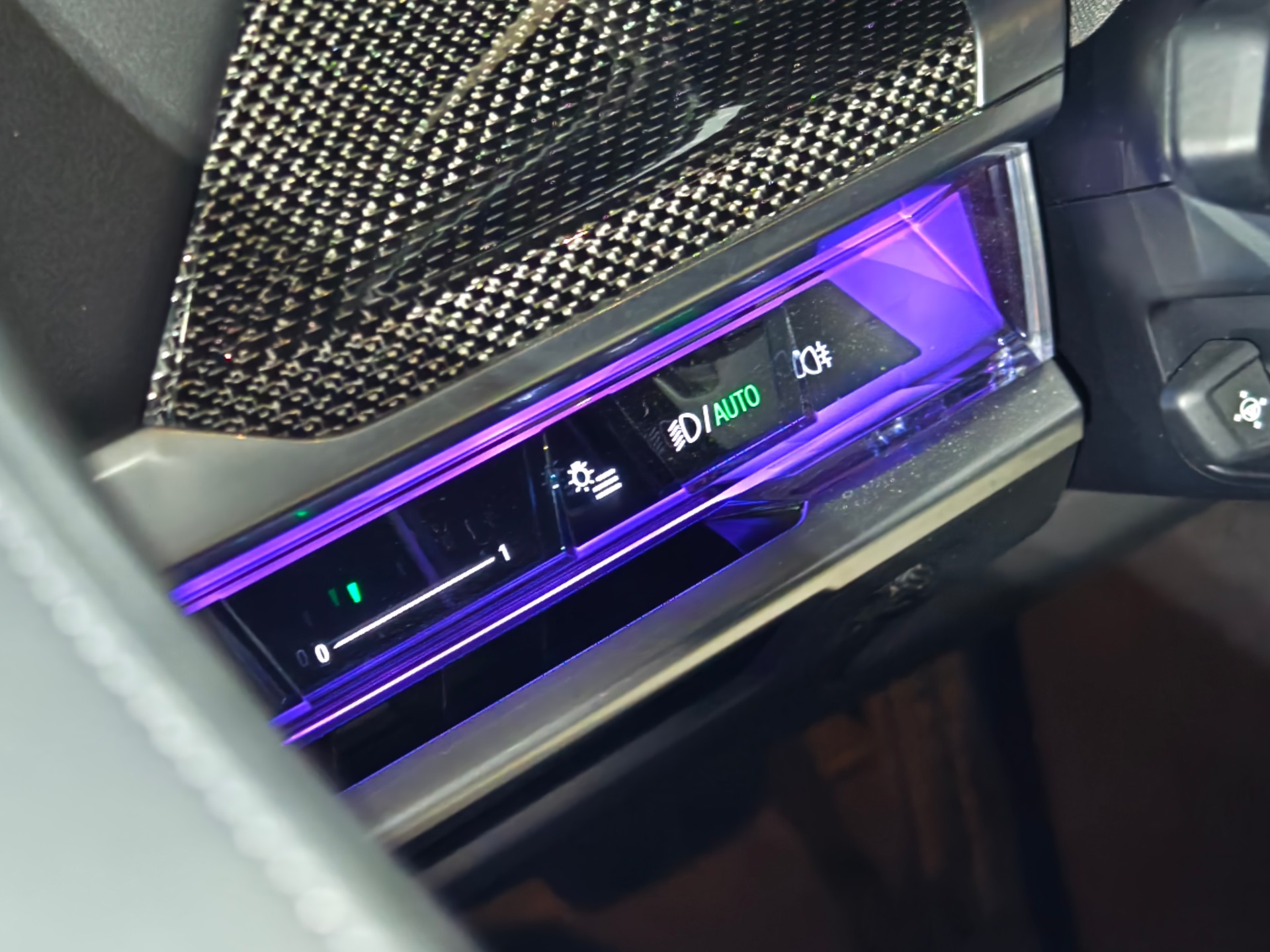 BMW 750e xDrive CH FAHRZEUG-image-28