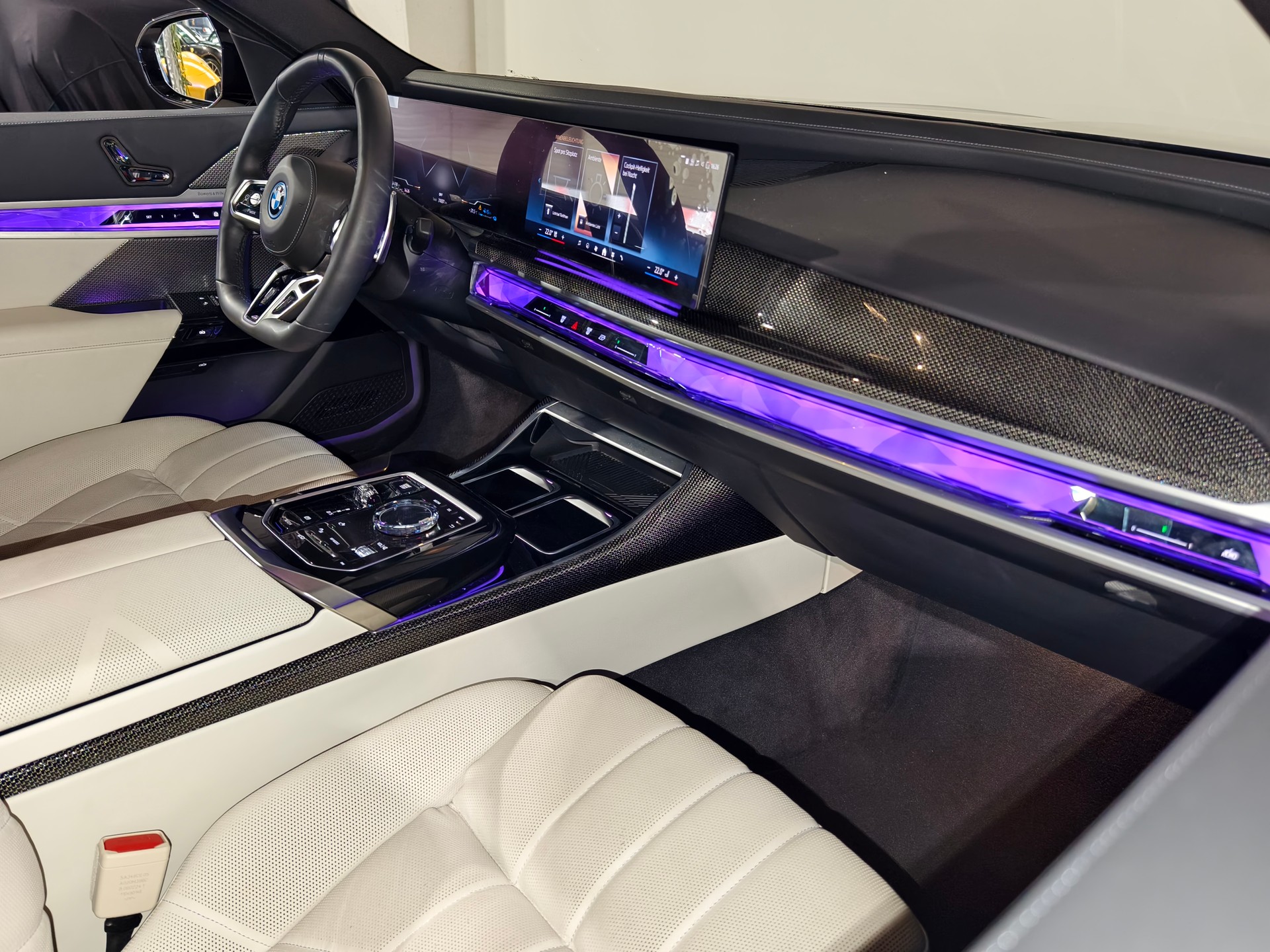 BMW 750e xDrive CH FAHRZEUG-image-29