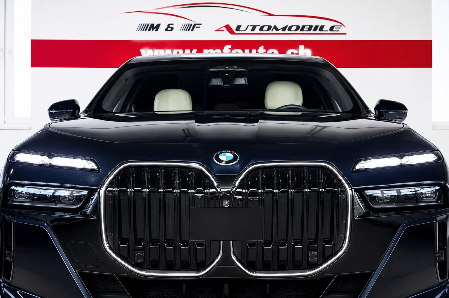 BMW 750e xDrive CH FAHRZEUG-image-31