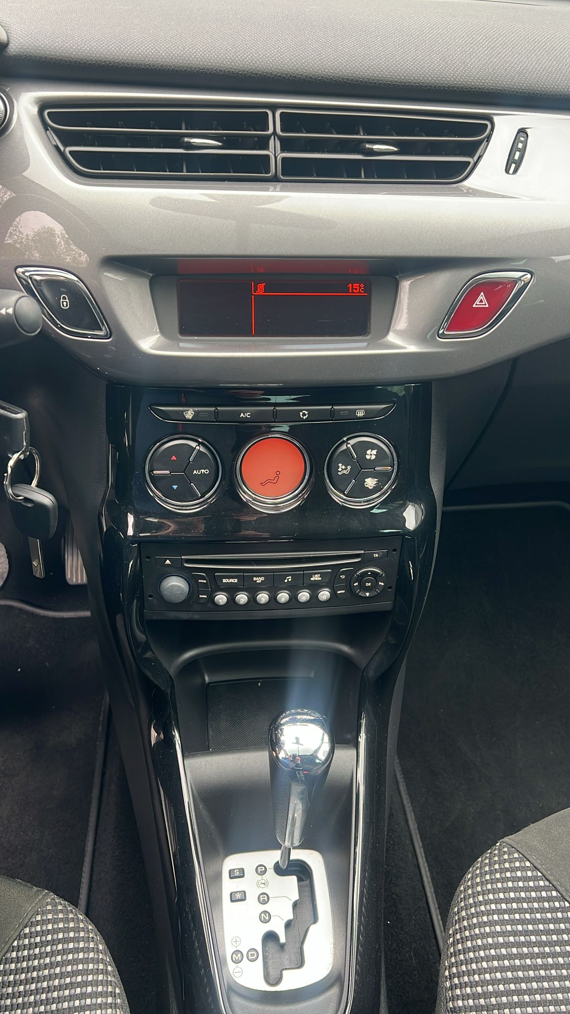 CITROEN C3 1.6i 16V Exclusive Automatic-image-14