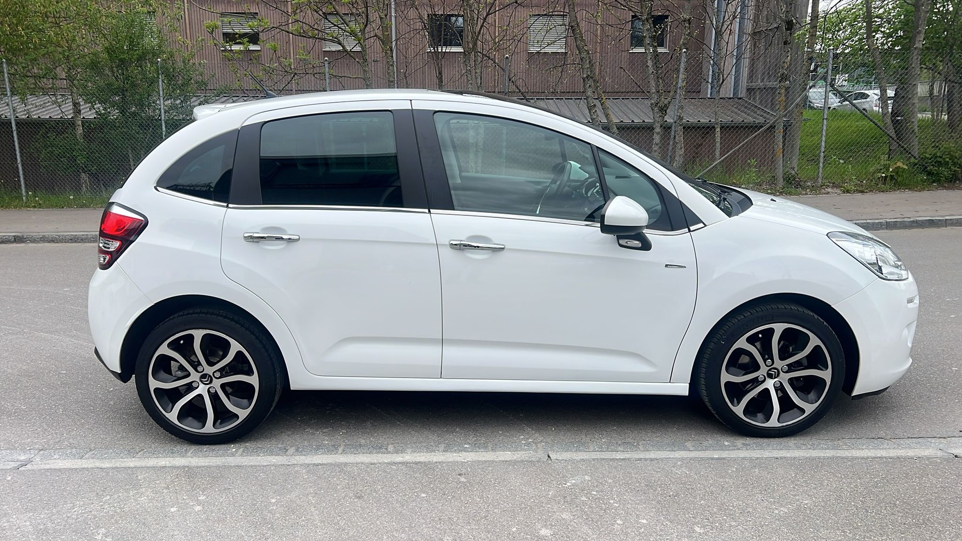 CITROEN C3 1.6i 16V Exclusive Automatic-image-4