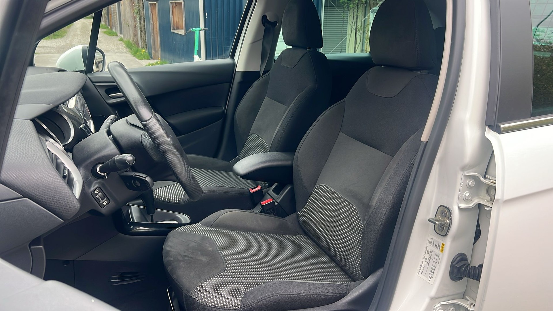 CITROEN C3 1.6i 16V Exclusive Automatic-image-11