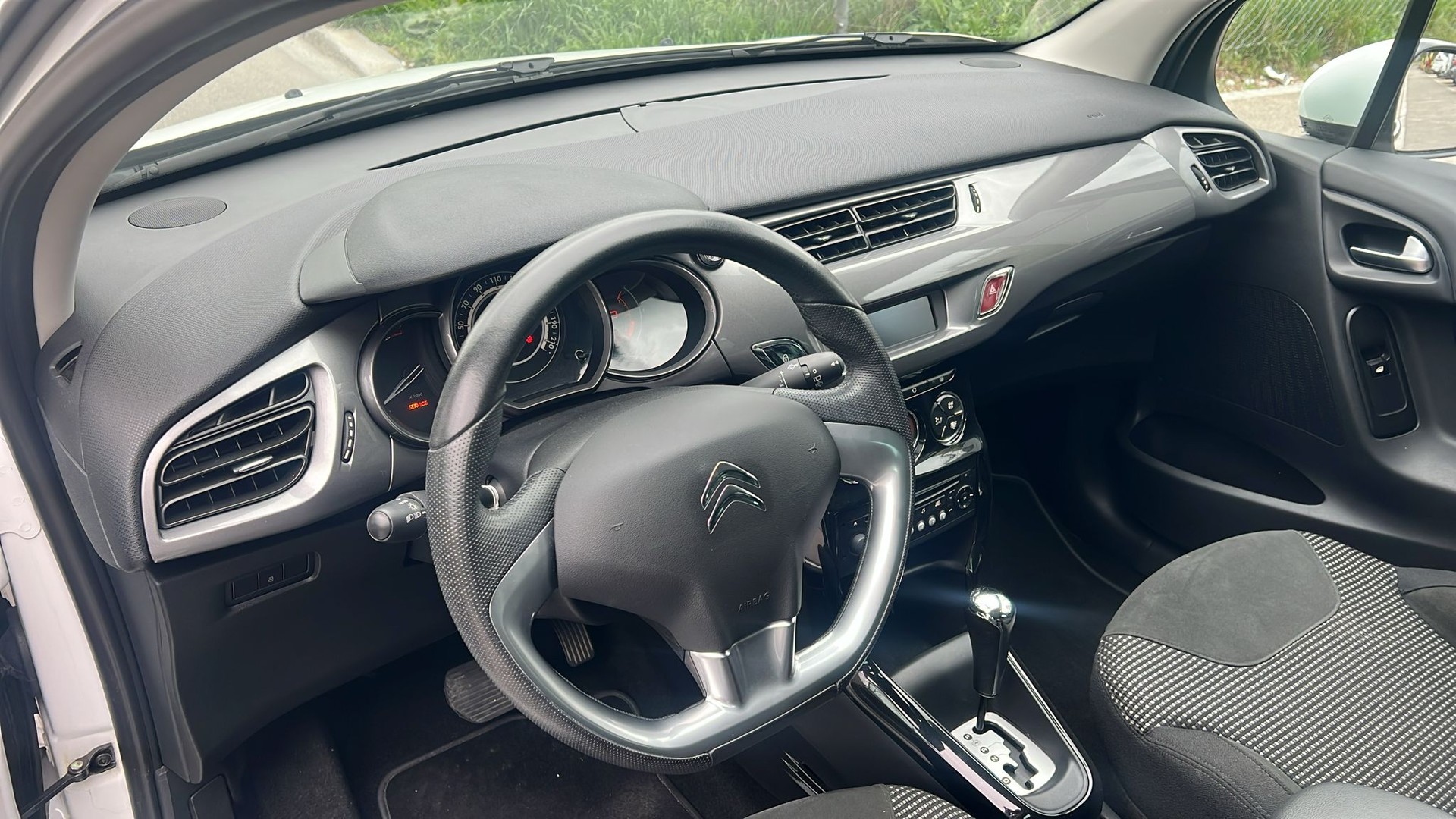 CITROEN C3 1.6i 16V Exclusive Automatic-image-9