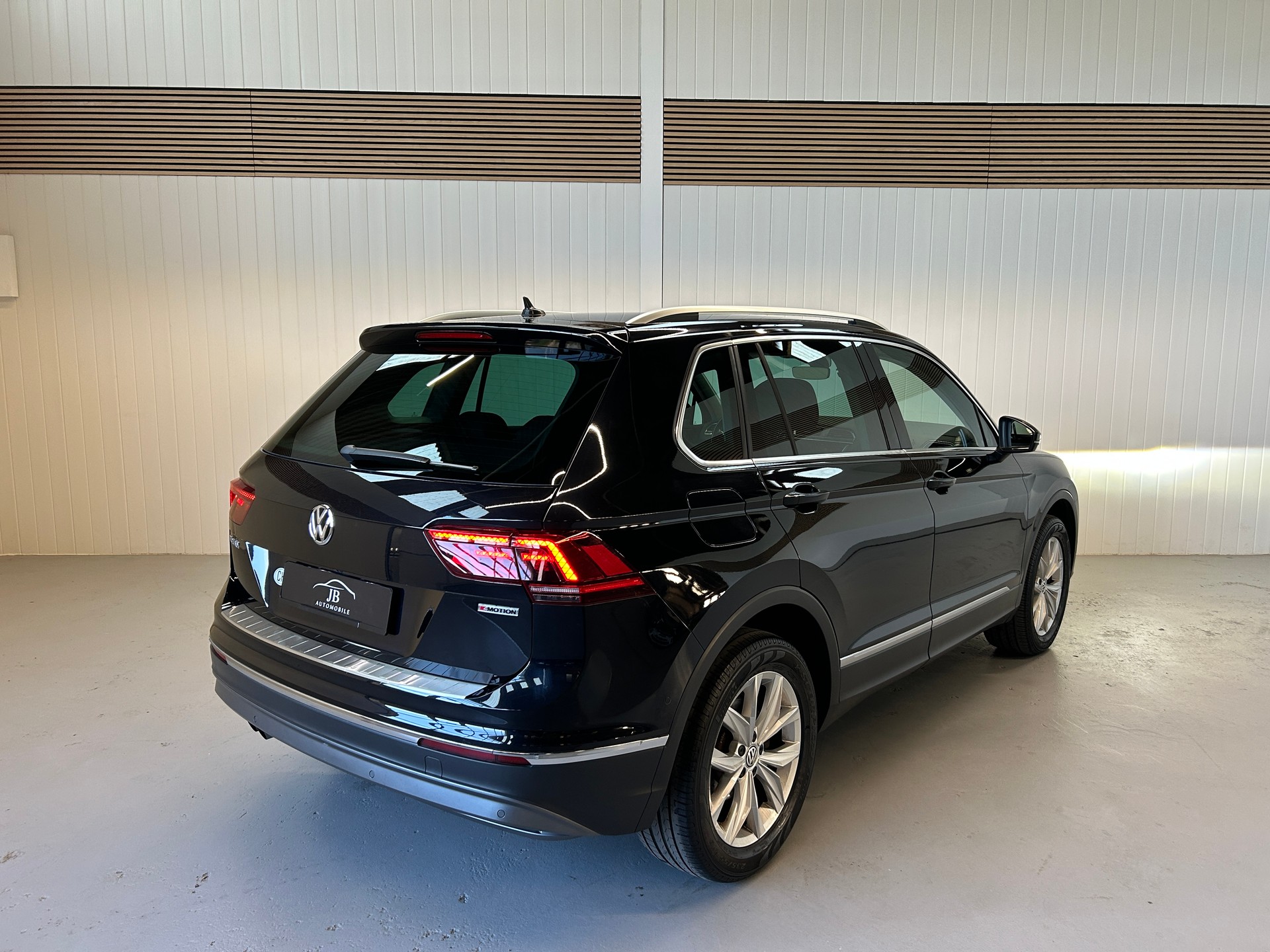 VW Tiguan 2.0TSI Highline 4Motion DSG-image-4