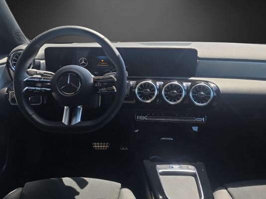 MERCEDES-BENZ A 180 d 8G-DCT-image-7