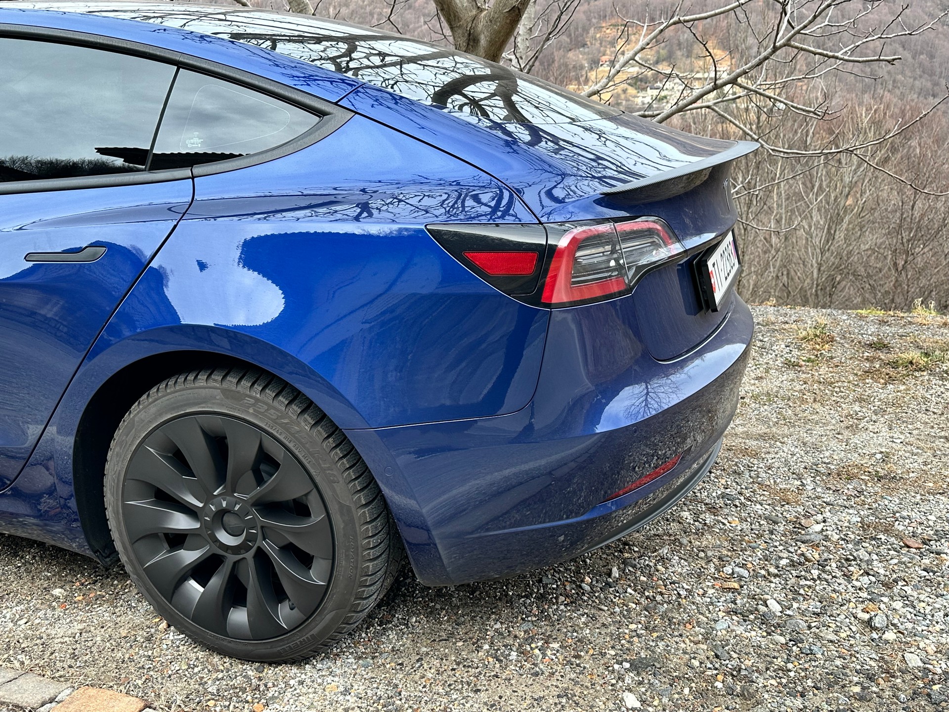 TESLA Model 3 Long Range Dual Motor AWD-image-2