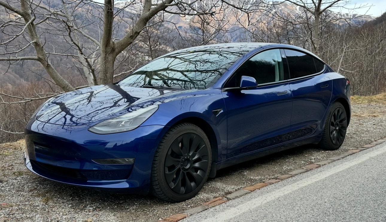 TESLA Model 3 Long Range Dual Motor AWD-image-0