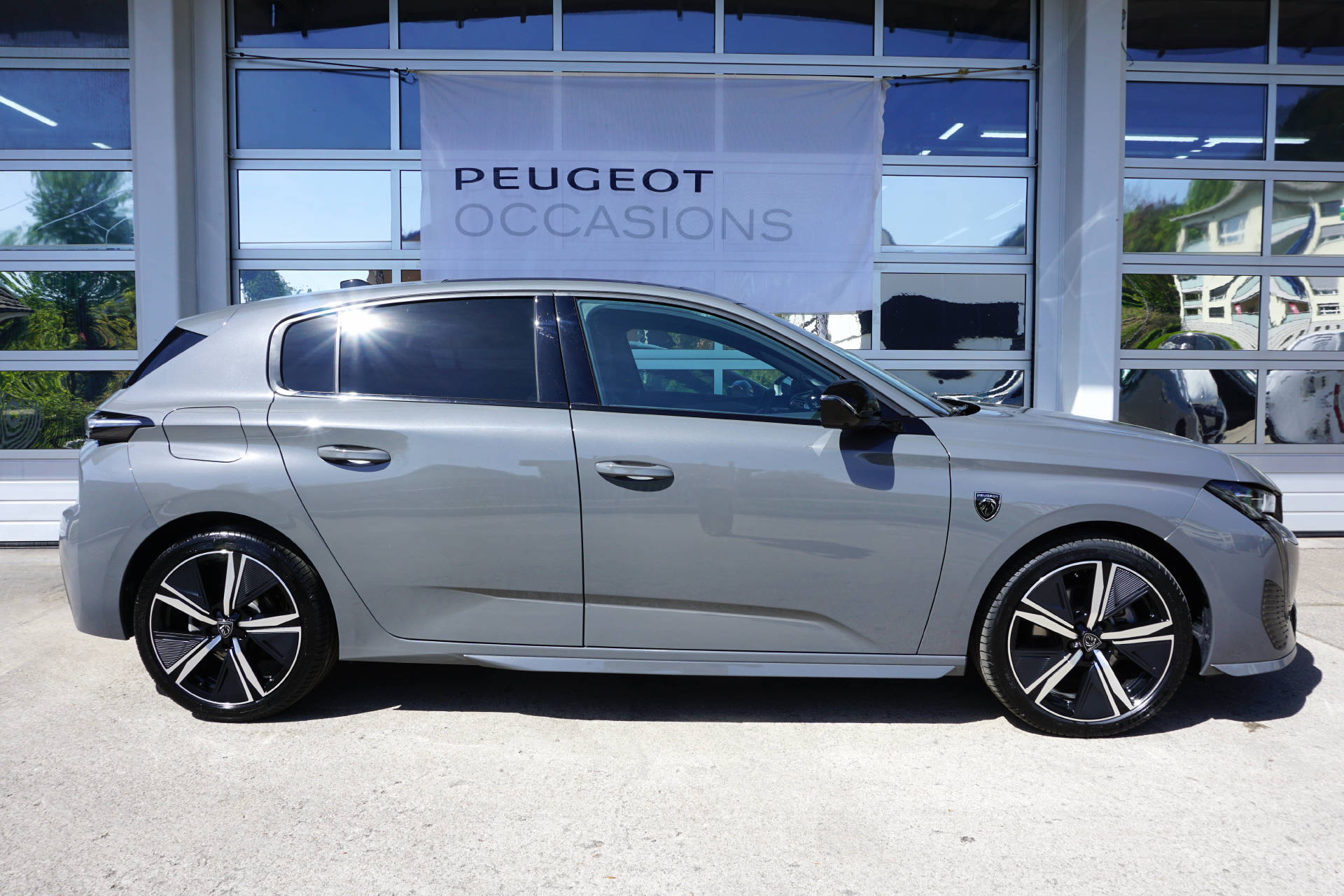 PEUGEOT 308 1.2 Hybrid GT-showroom-element-1