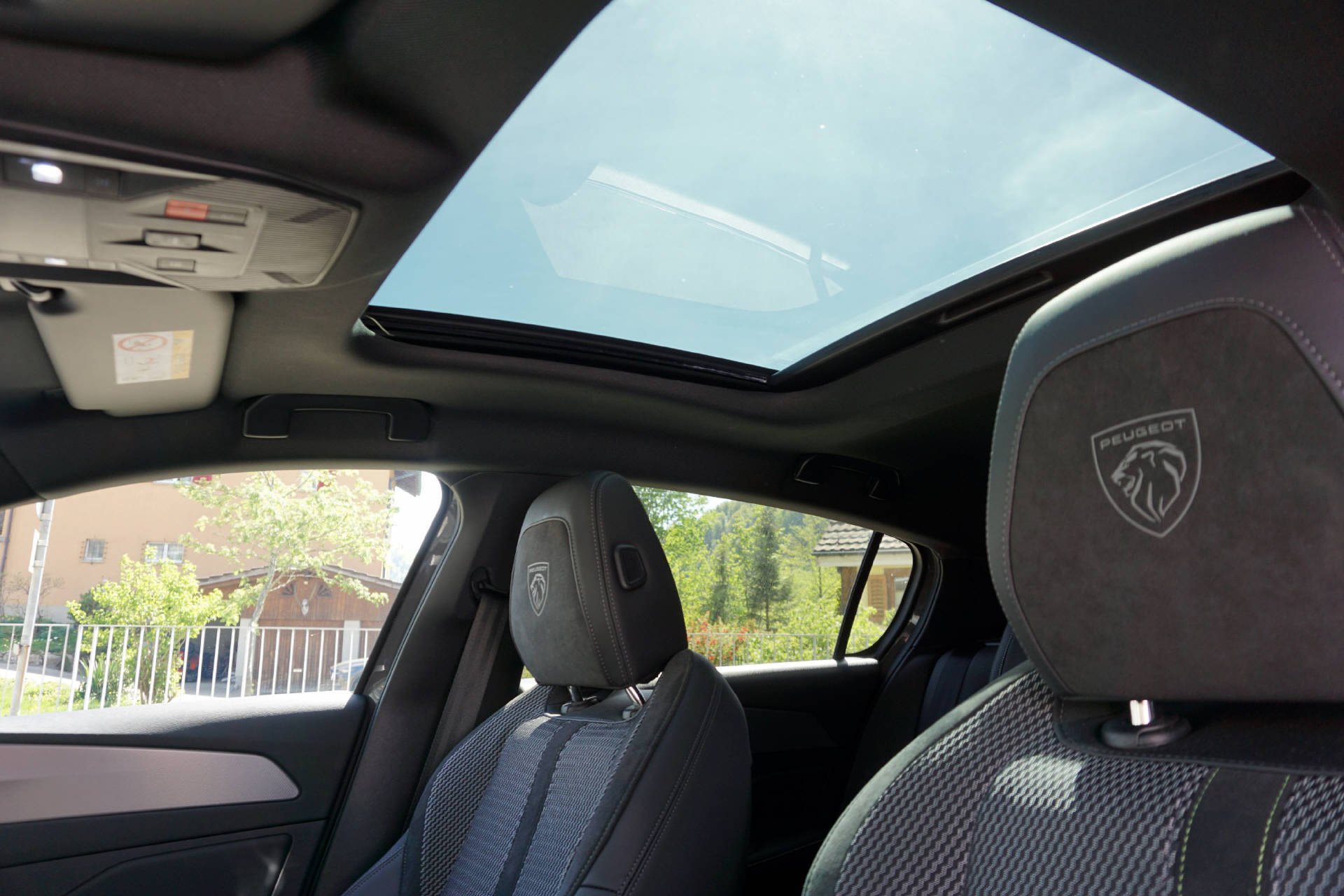 PEUGEOT 308 1.2 Hybrid GT-image-8