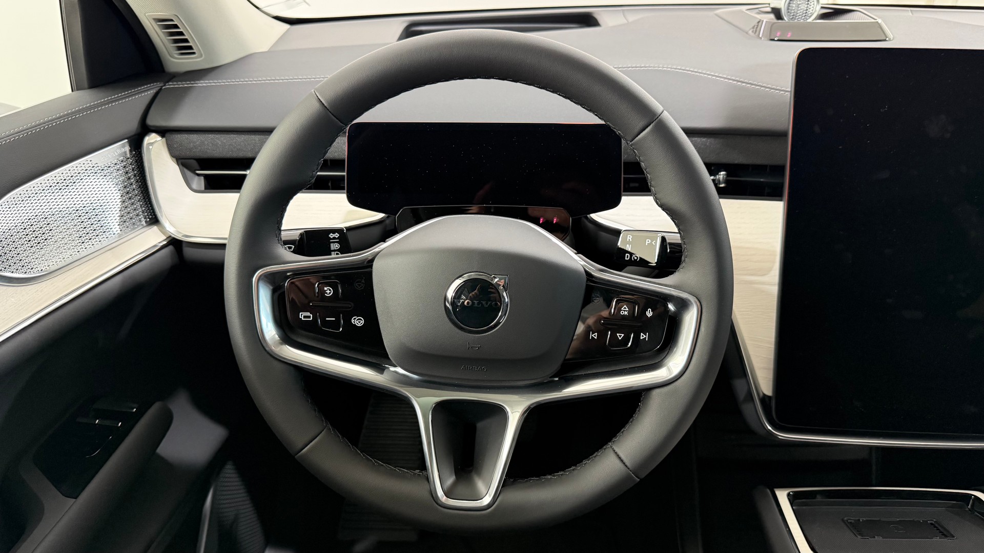 VOLVO EX 90 Twin Ultra AWD-image-12