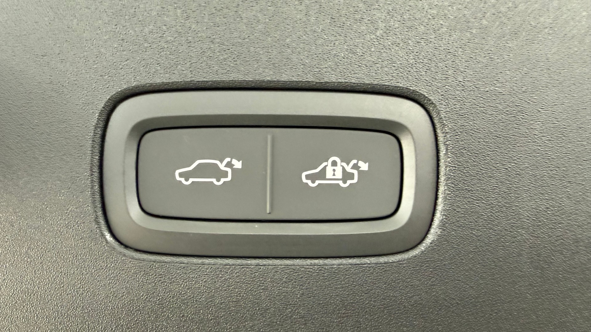 VOLVO EX 90 Twin Ultra AWD-image-15