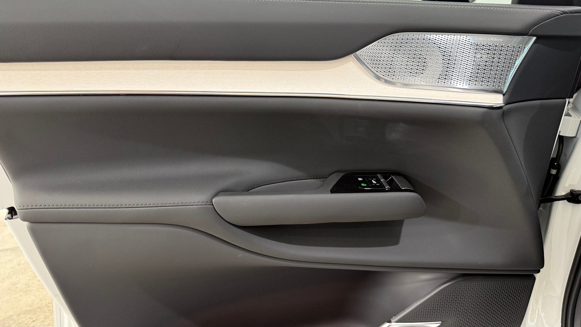 VOLVO EX 90 Twin Ultra AWD-image-14