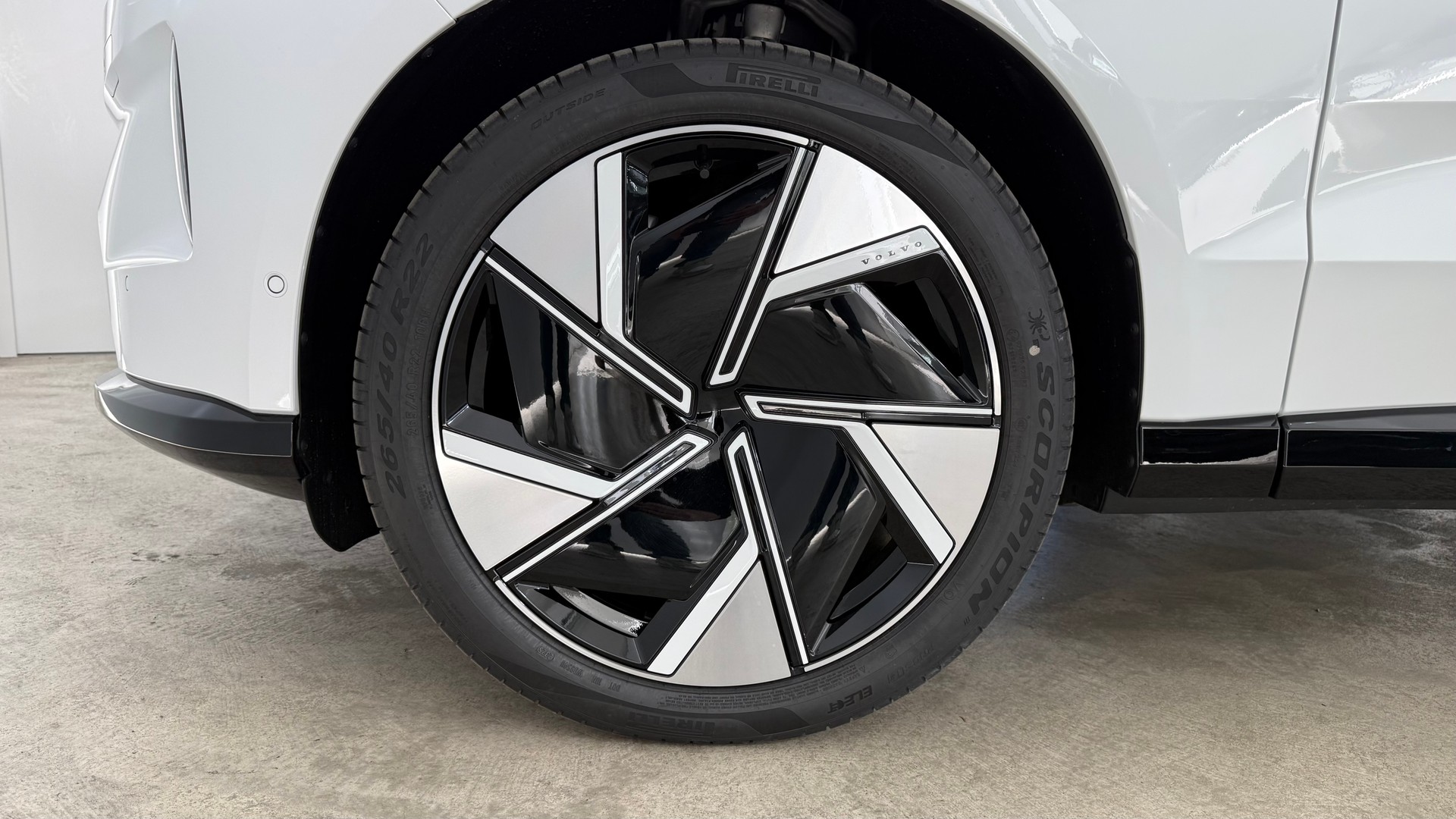 VOLVO EX 90 Twin Ultra AWD-image-7