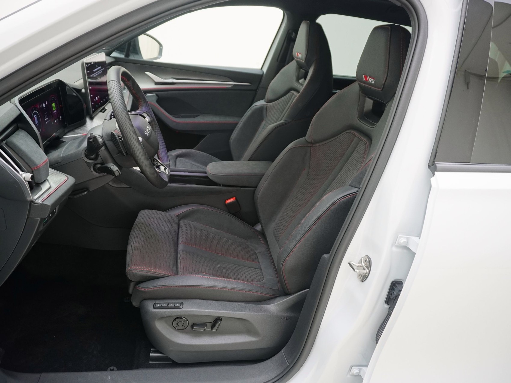 SKODA Kodiaq 2.0 TSI RS-image-12