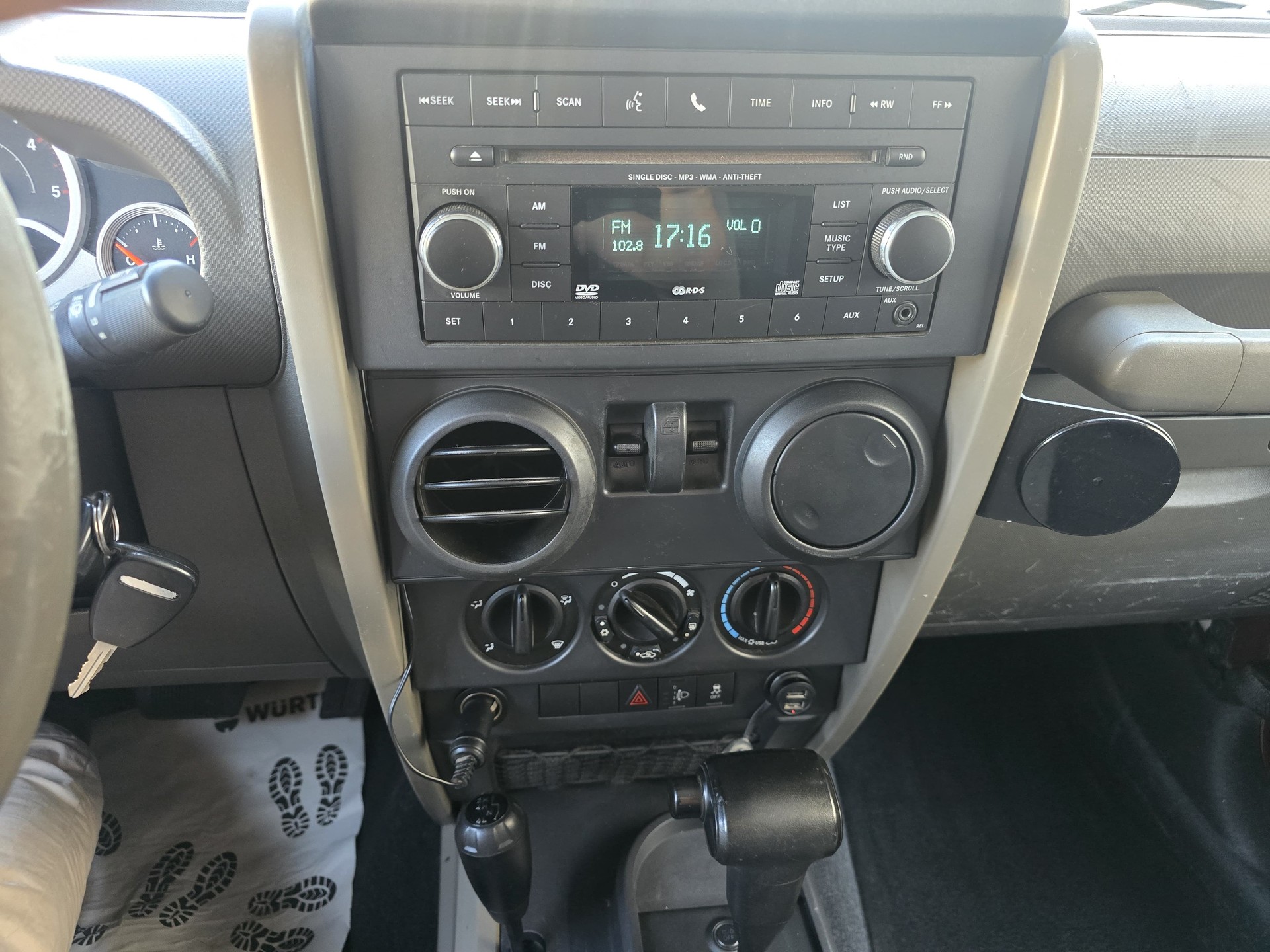 JEEP Wrangler 2.8 CRD Sport Automatic-image-10